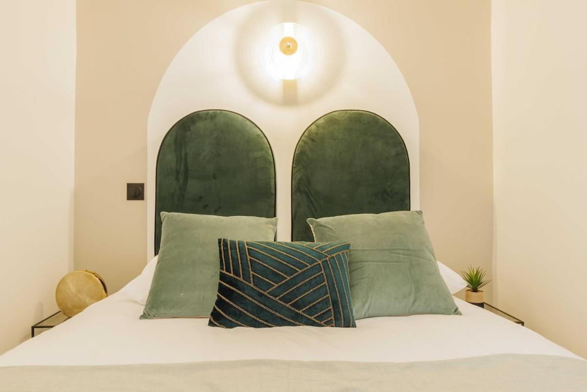 3 Min From Haussmann, Sleeps 6 , 2bdr Apartment