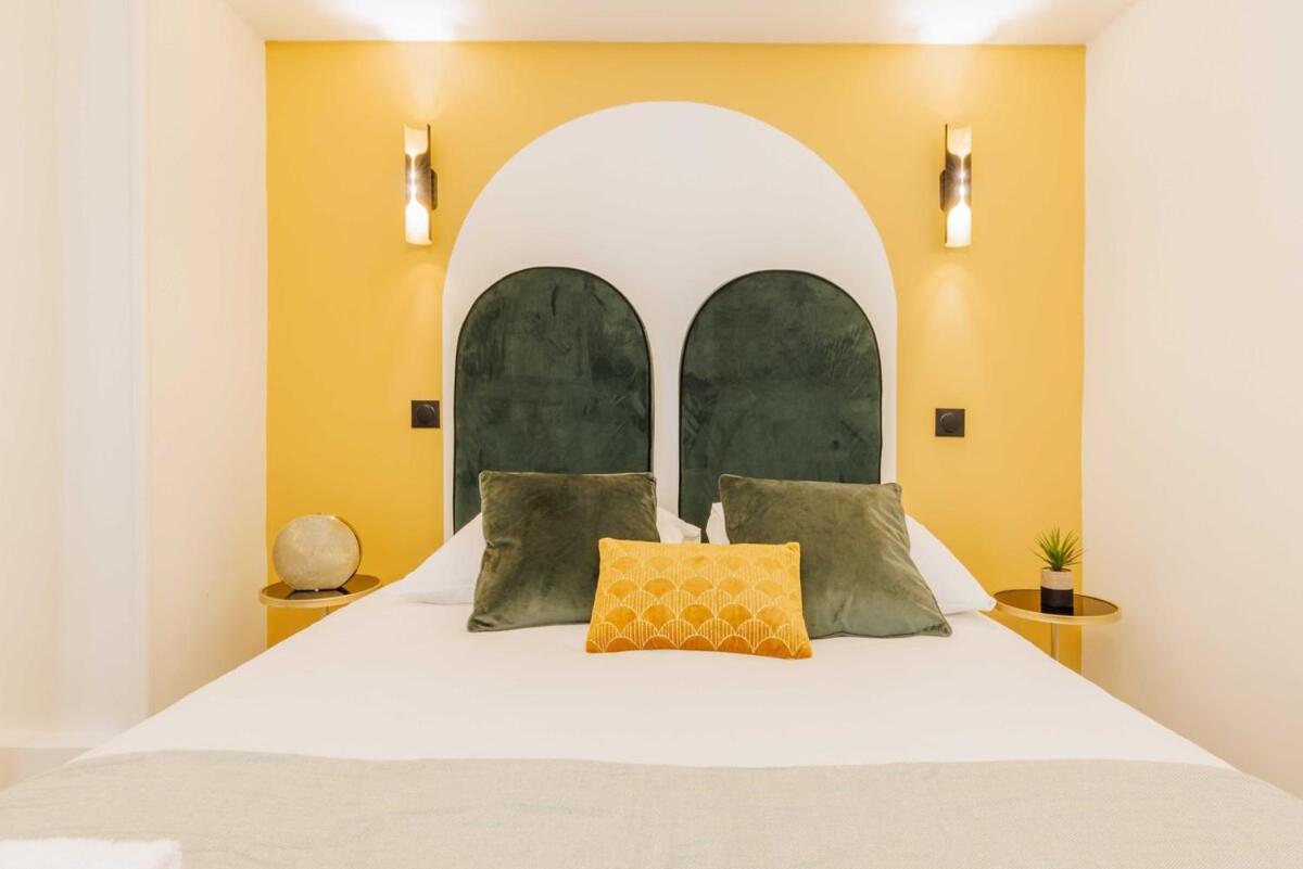 3 Min From Haussmann, Sleeps 6 , 2bdr Apartment *