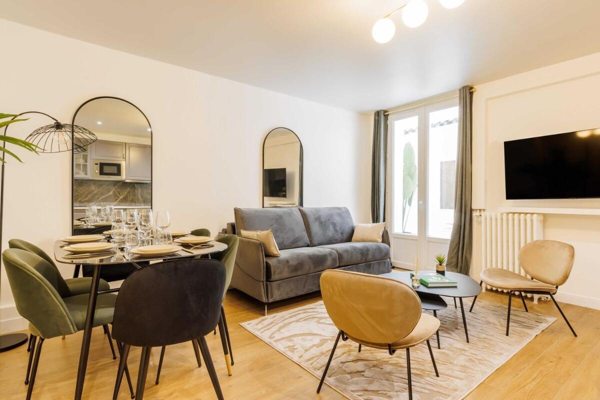 3 Min From Haussmann, Sleeps 6 , 2bdr Paris