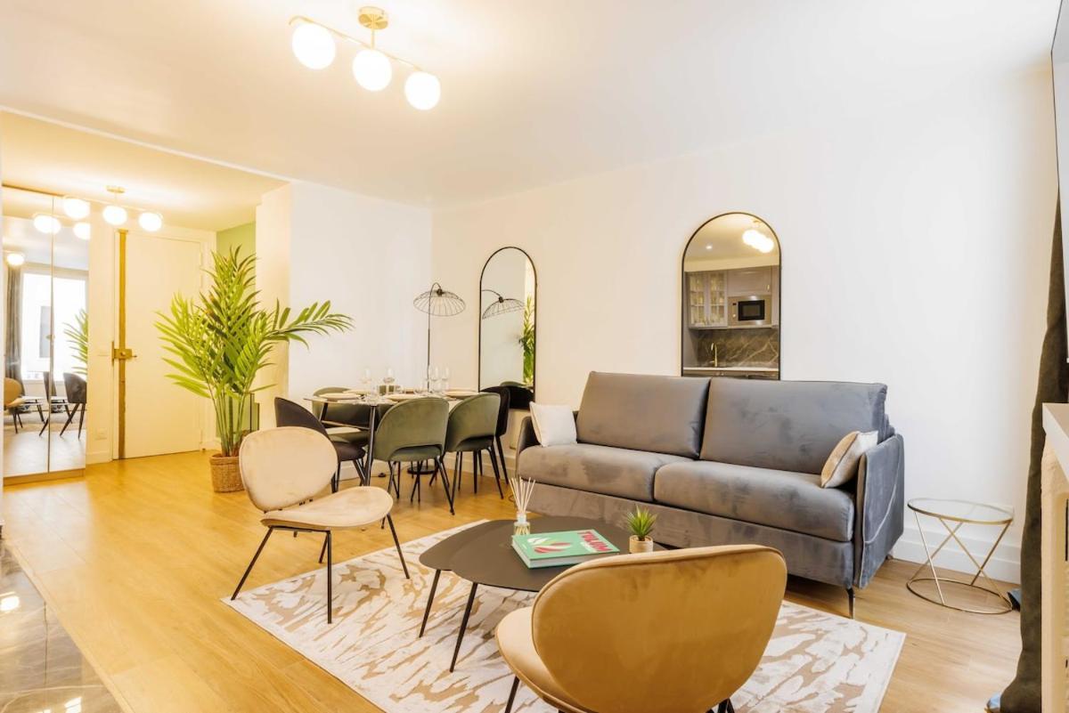 Apartment 3 Min From Haussmann, Sleeps 6 , 2bdr Paris
