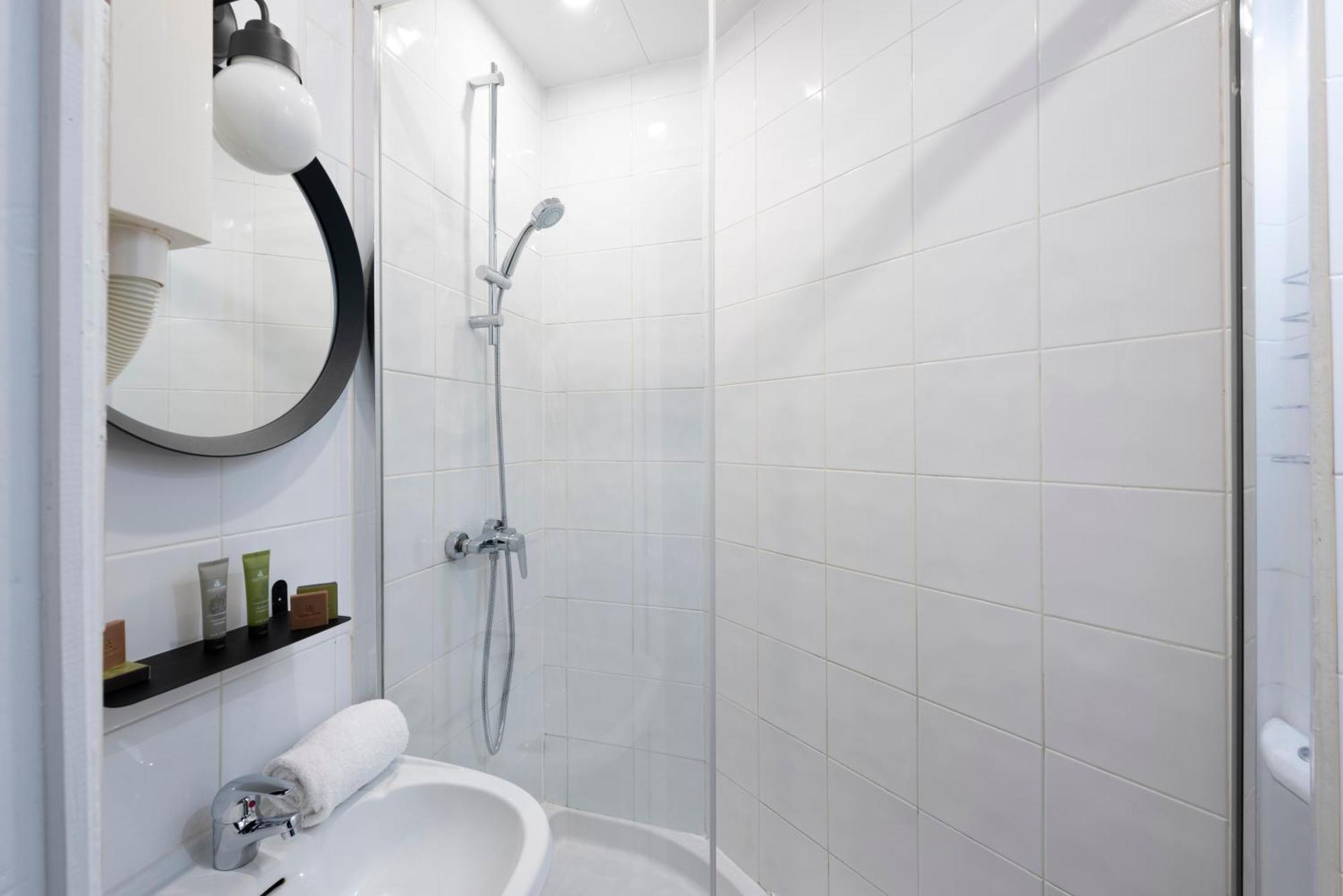 Lennon Gare Du Nord Hotel 2*