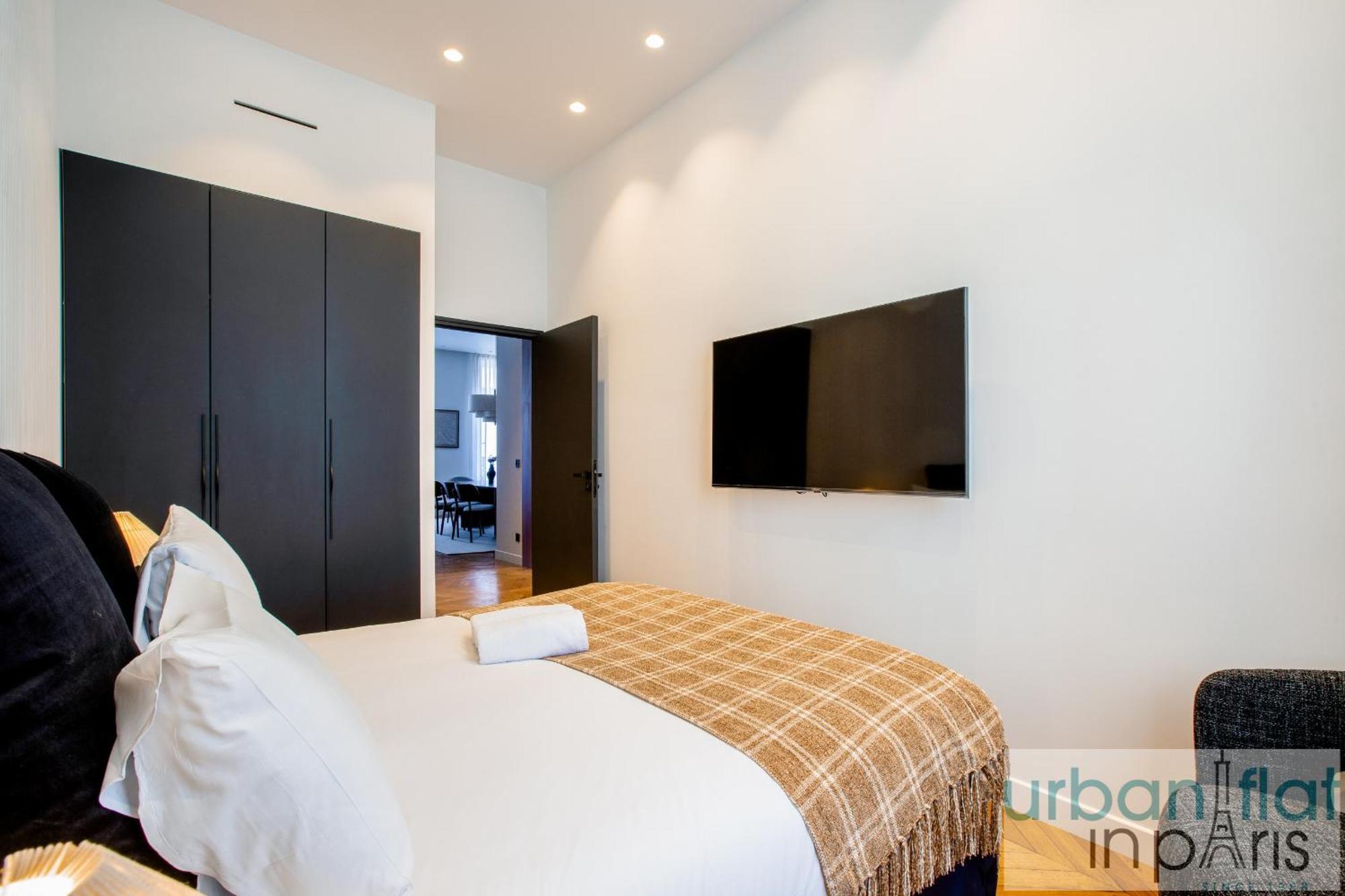 Urban Flat 197 - Saint Honore Champs Elysees Apartment *