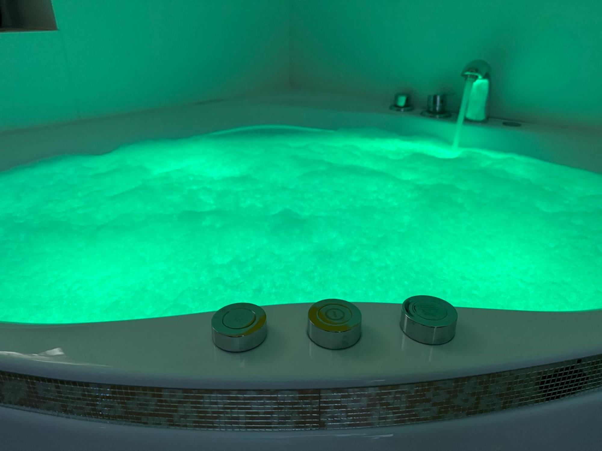 Relais Cocorico - Town House 4 Private Suites, Ac Cinema Gym & Sauna Apartamento *
