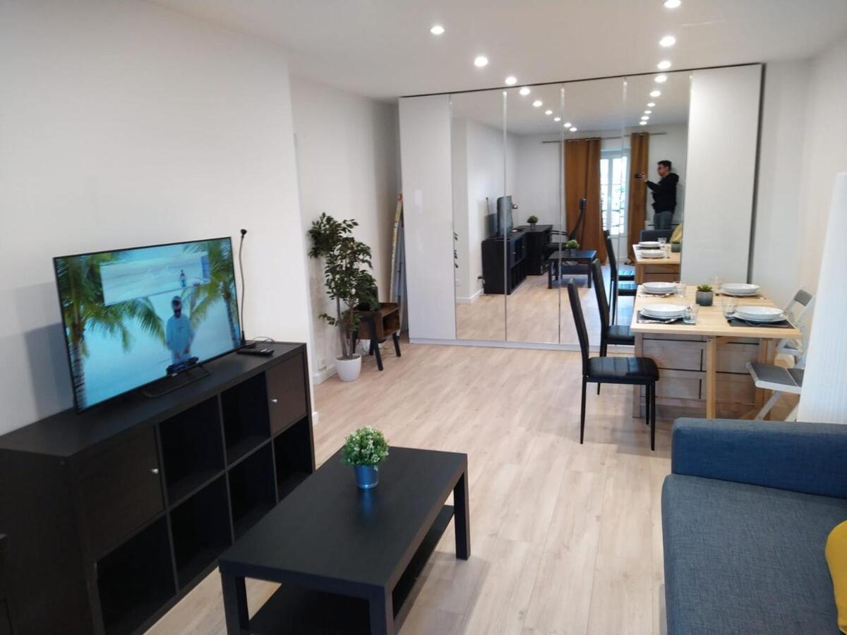 1 Bedroom Quartier Austerlitz Free Netflix