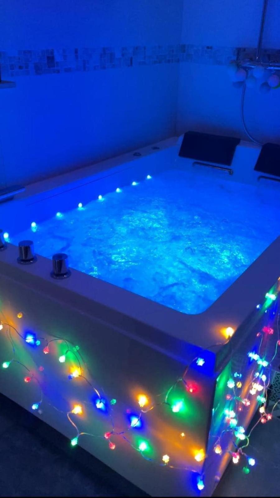 Apartment In With Jaccuzzi Paris