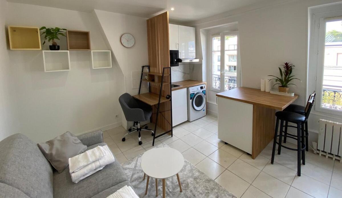 Superb With Eiffel Tower View Apartment *