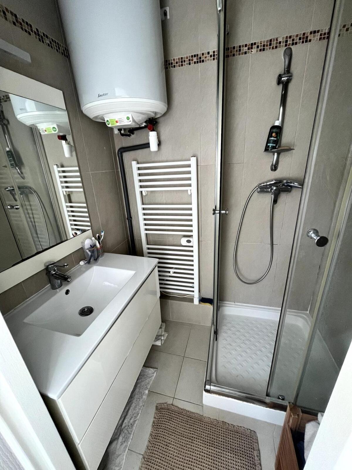 In Ideal Spot Apartment