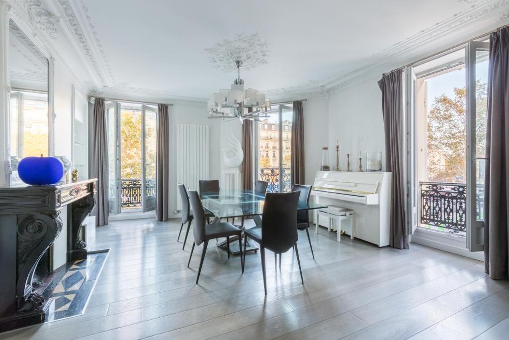 Elegant 3br Champs-elysees & Arc De Triomphe Apartment Paris