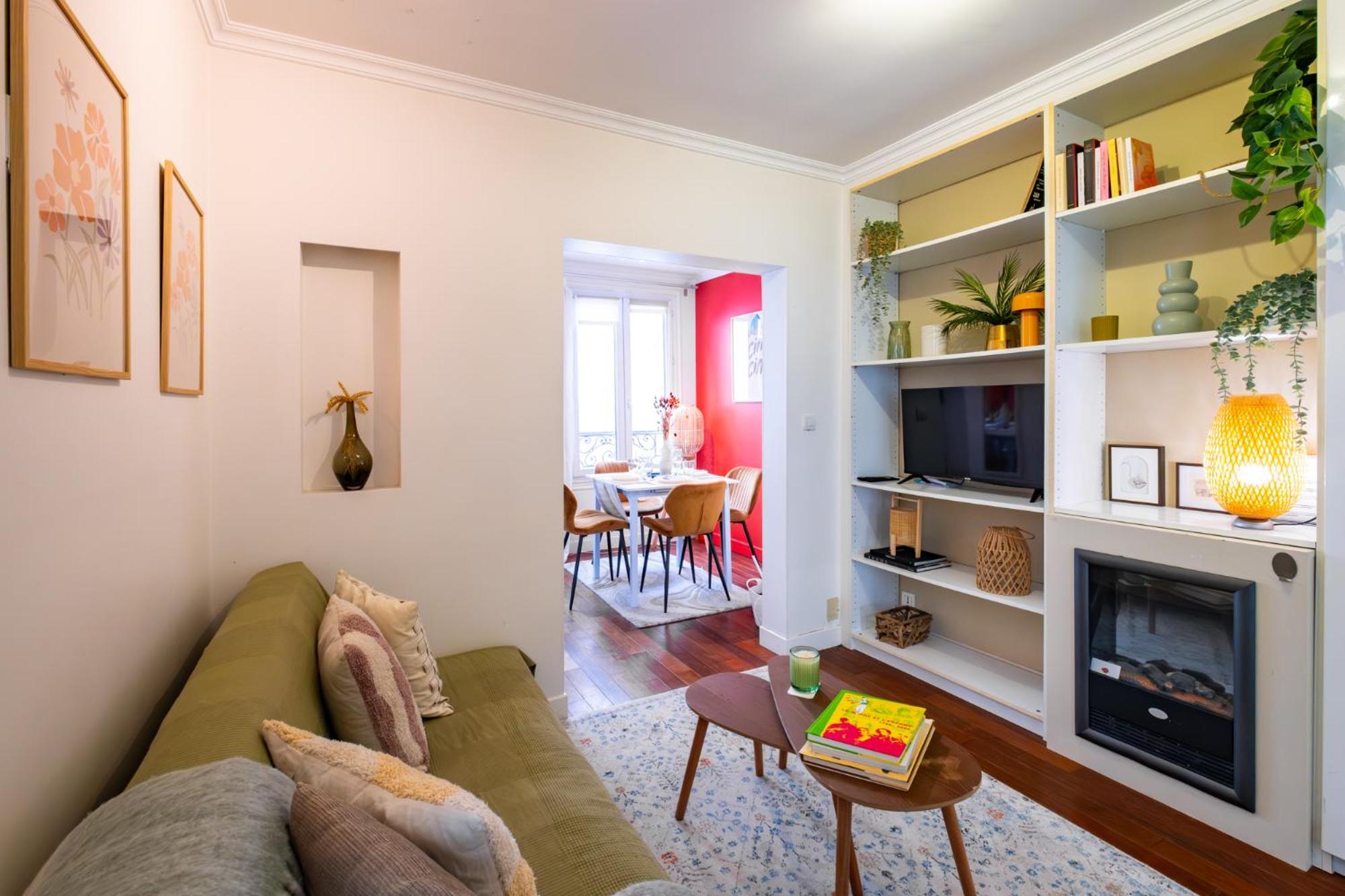 Apartment Charming In Heart Of Paris