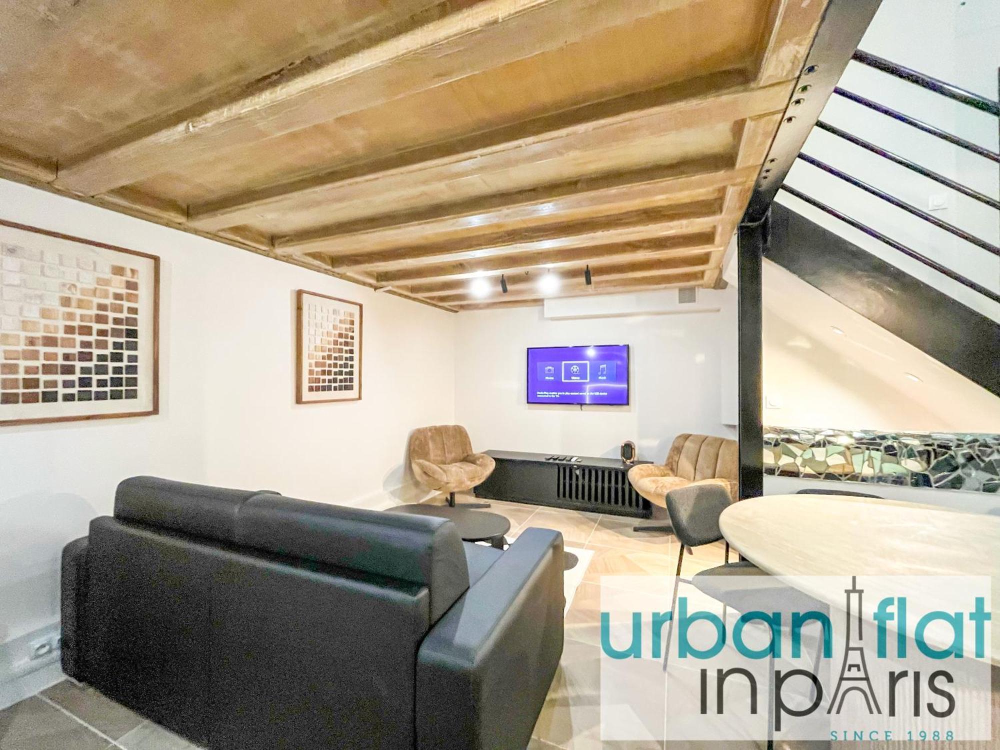 Urban Flat 09 - Stylish Triplex Champs-elysees Apartment