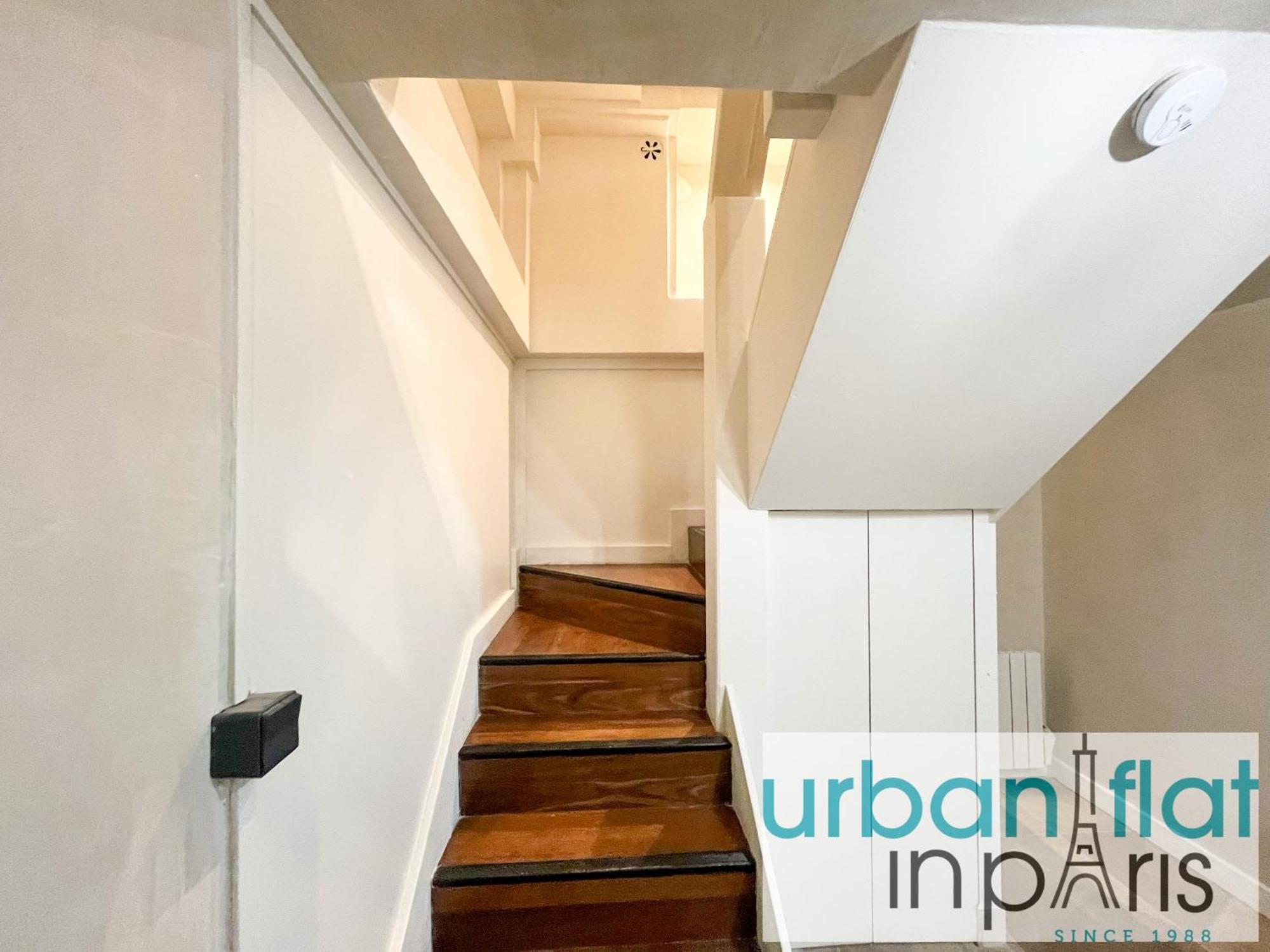 Urban Flat 09 - Stylish Triplex Champs-elysees * Paris