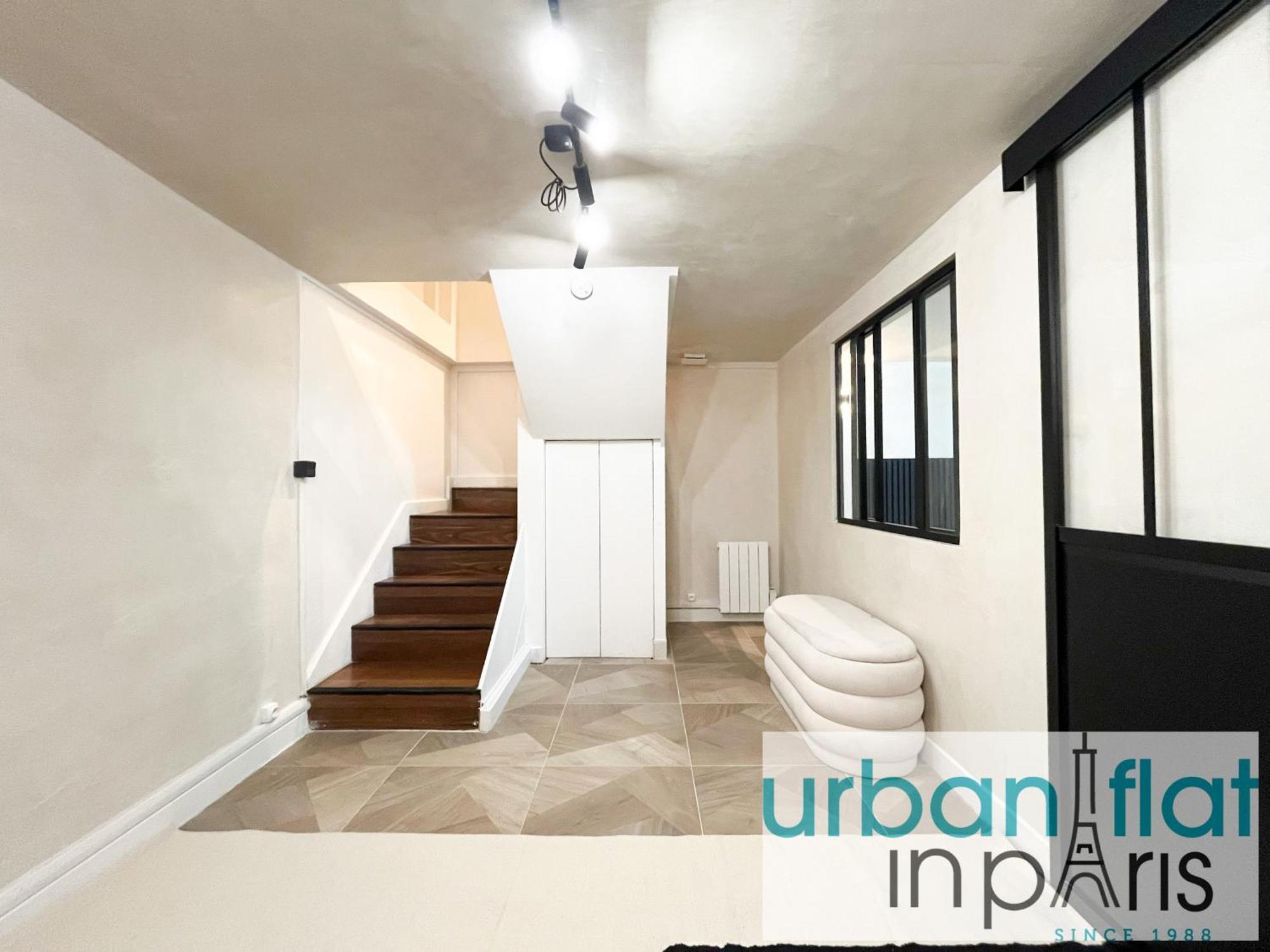 Urban Flat 09 - Stylish Triplex Champs-elysees *