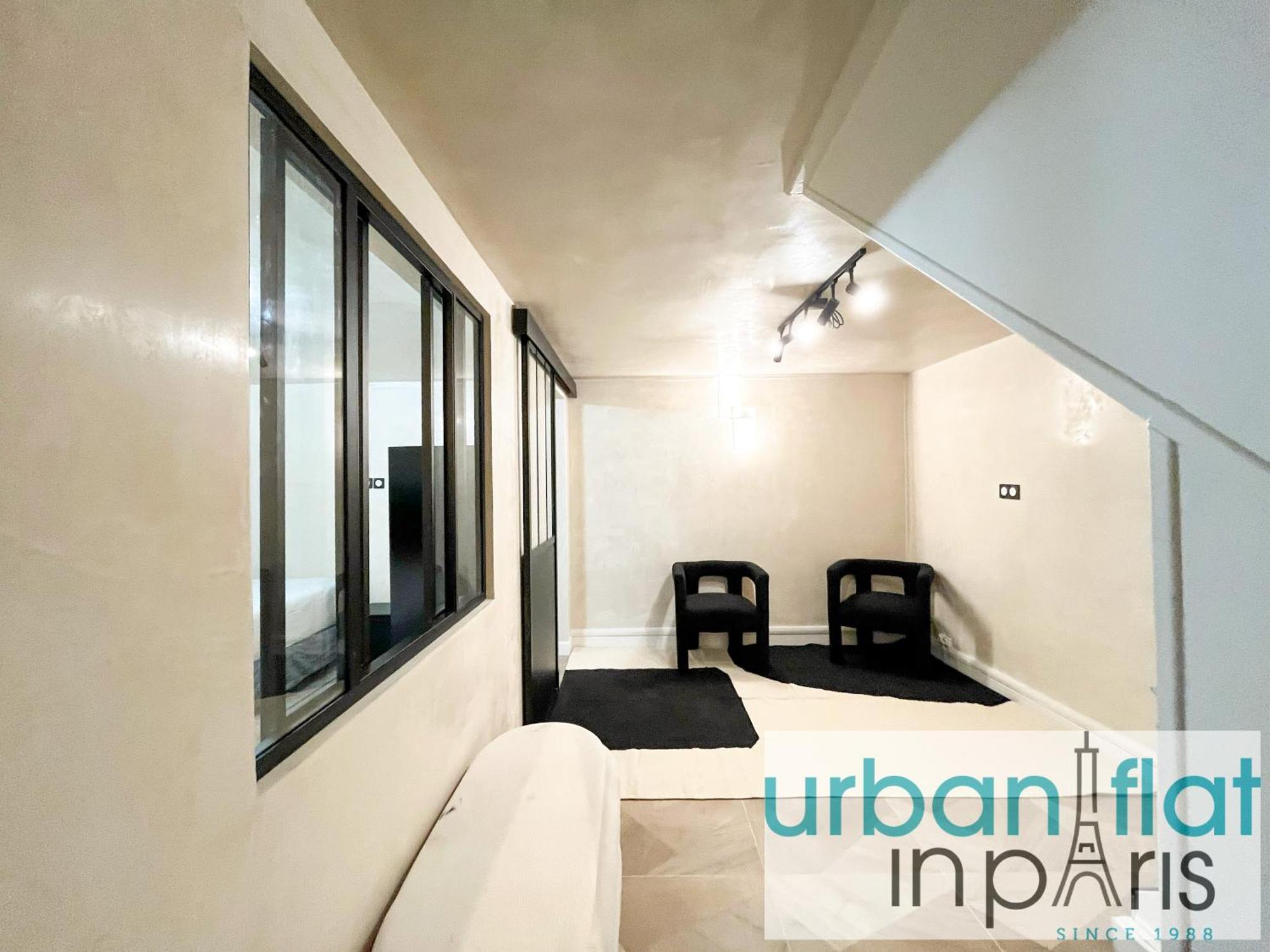 Apartment Urban Flat 09 - Stylish Triplex Champs-elysees Paris