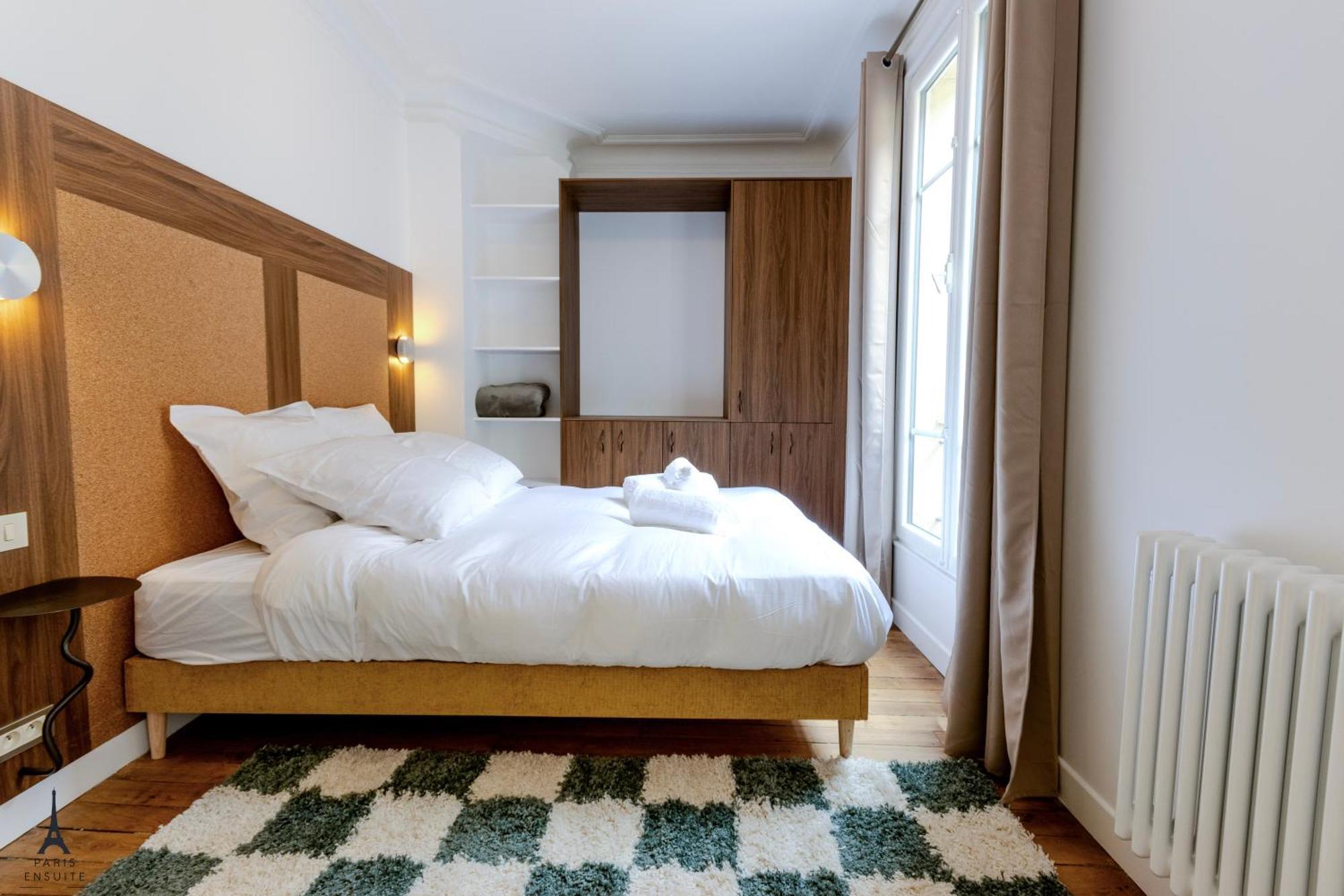 Eiffel Tower - Le Gustave Apartment Paris