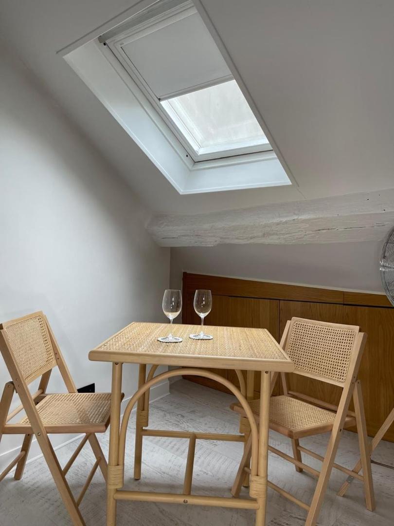 Charming Apartment Paris