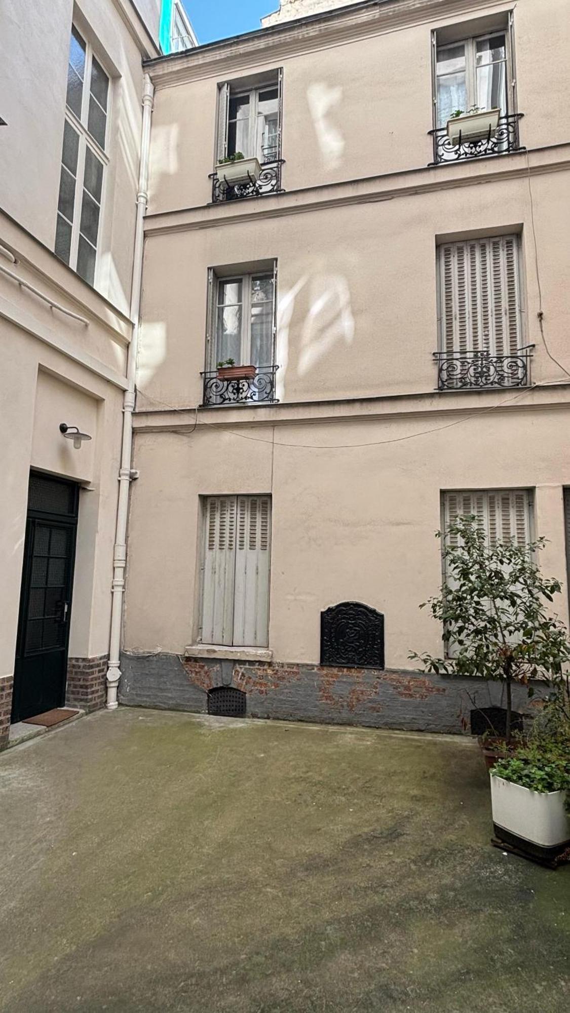 Saint Germain Amazing Odeon Apartment