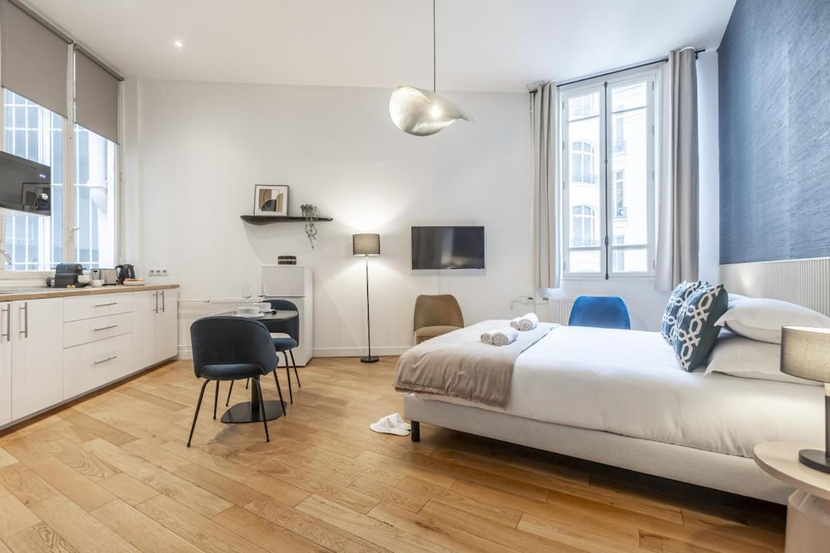 Champs Elysees - Amazing - Apartment