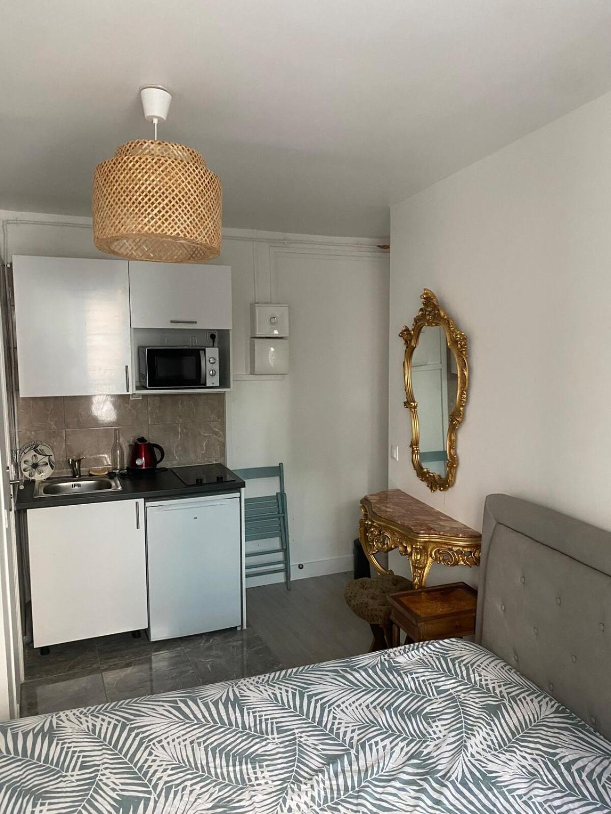 Apartment Au Coeur De Montmartre