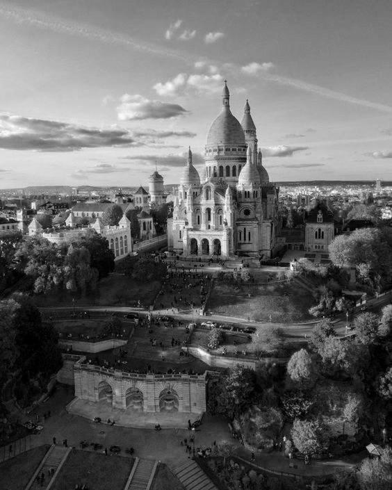 L'atelier 35 With View Of Montmartre Apartment Paris