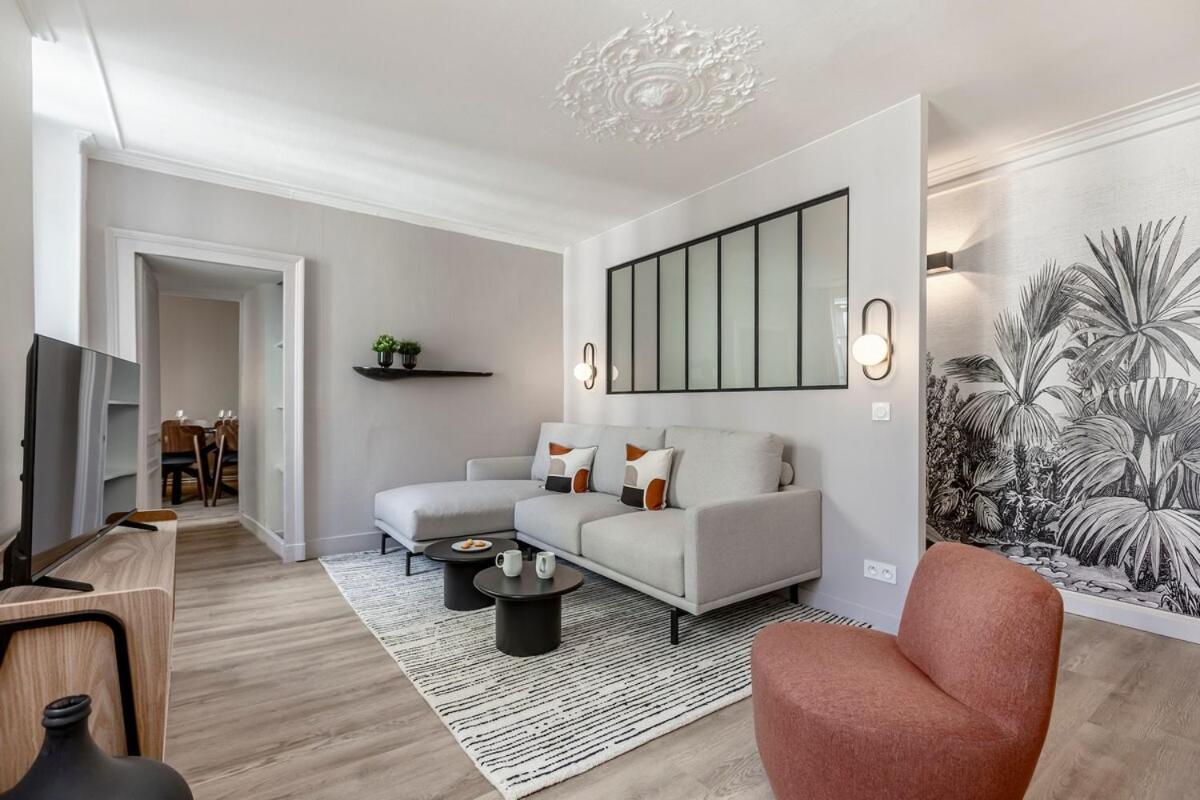 Apartment 43#opera # Grand Boulevards # 4bedrooms # 02 # Ac Paris