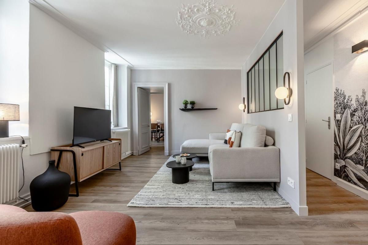 Apartment 43#opera # Grand Boulevards # 4bedrooms # 02 # Ac *