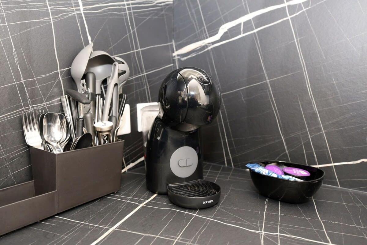 Apartment Proche Des Celebres Puces De 4p *