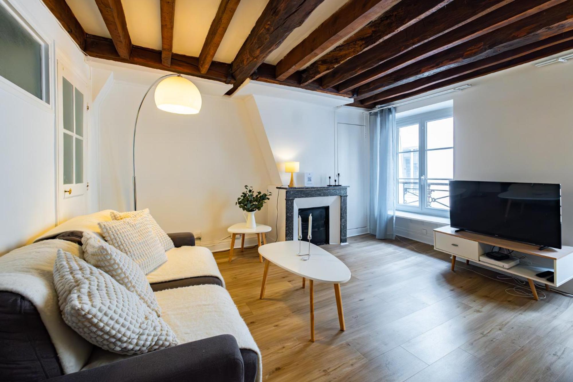 Typique Au Coeur Du Marais Paris