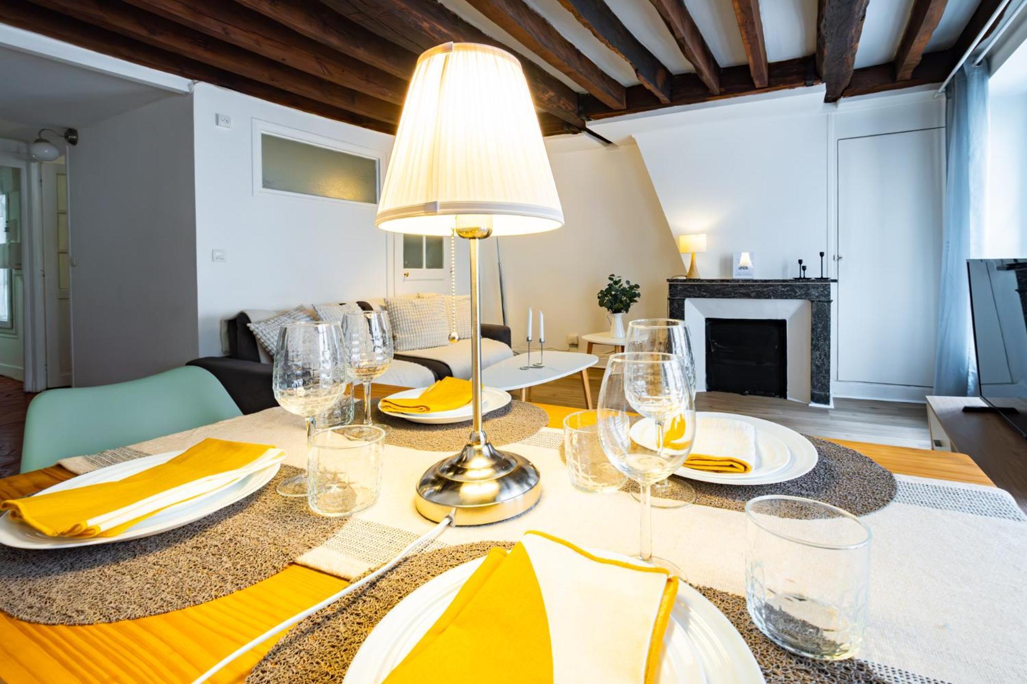 Apartment Typique Au Coeur Du Marais