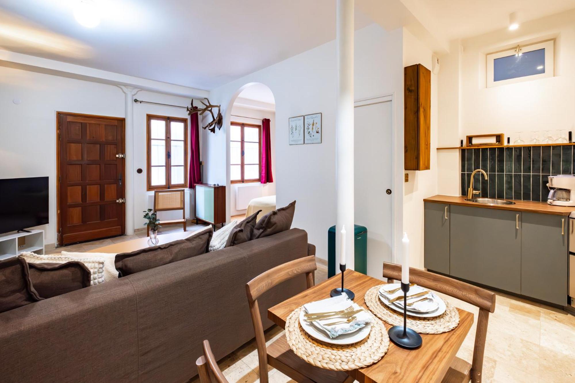 Modern Place In Sacre-coeur Apartment Paris