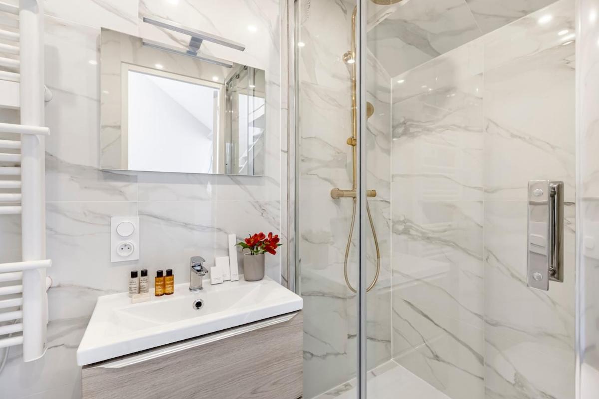 A43 Republic # 1bedroom # Marais # Paris03 # Ac Paris