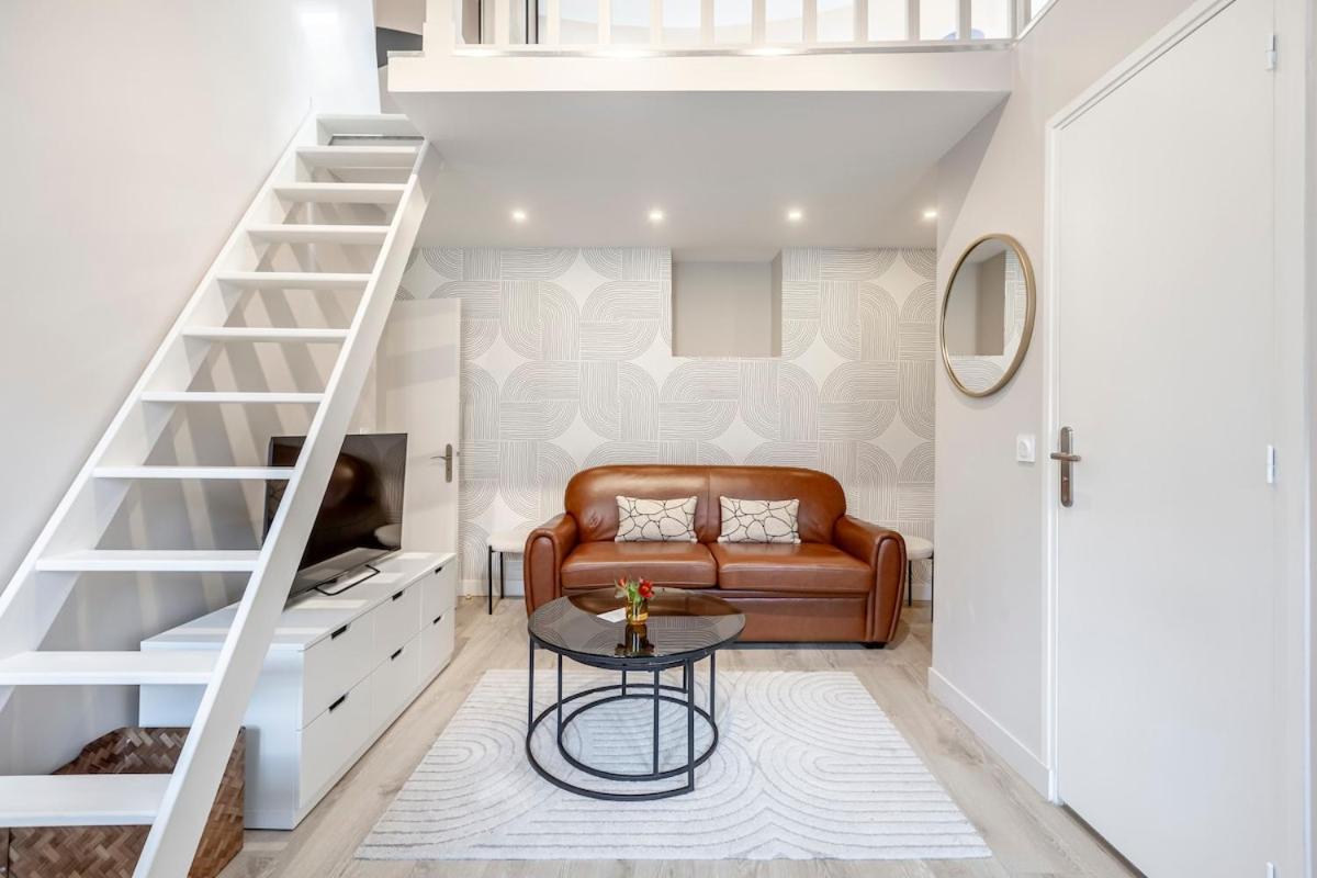 A43 Republic # 1bedroom # Marais # Paris03 # Ac Apartment Paris