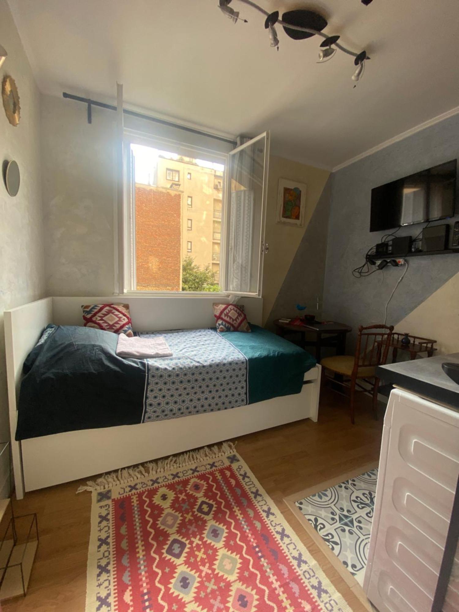 Charming Arty Apartment Paris
