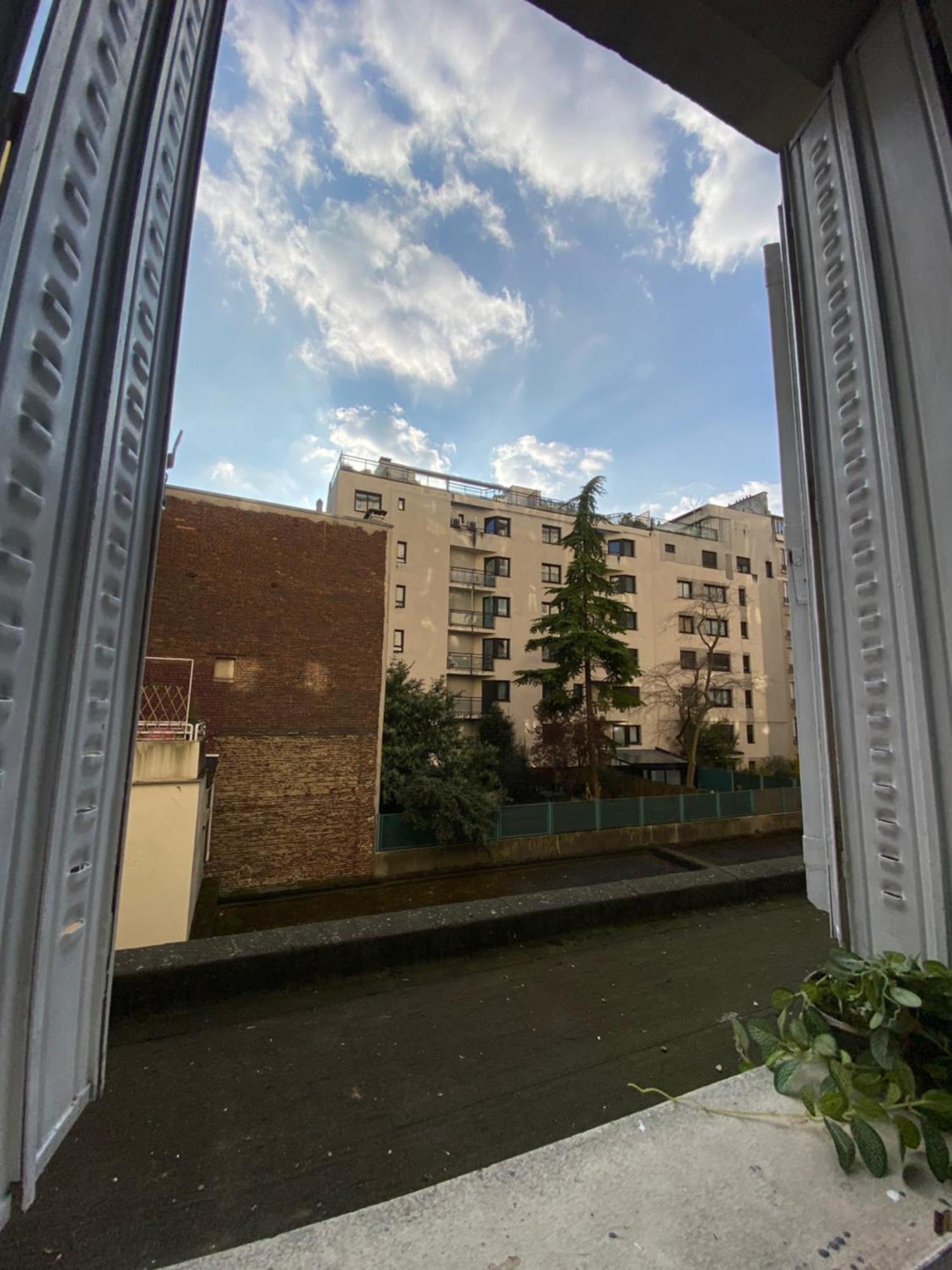 Apartment Charming Arty Paris