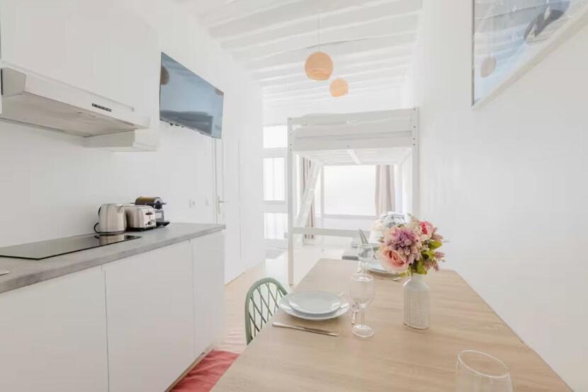 Charming Near Gare De L'est Apartment