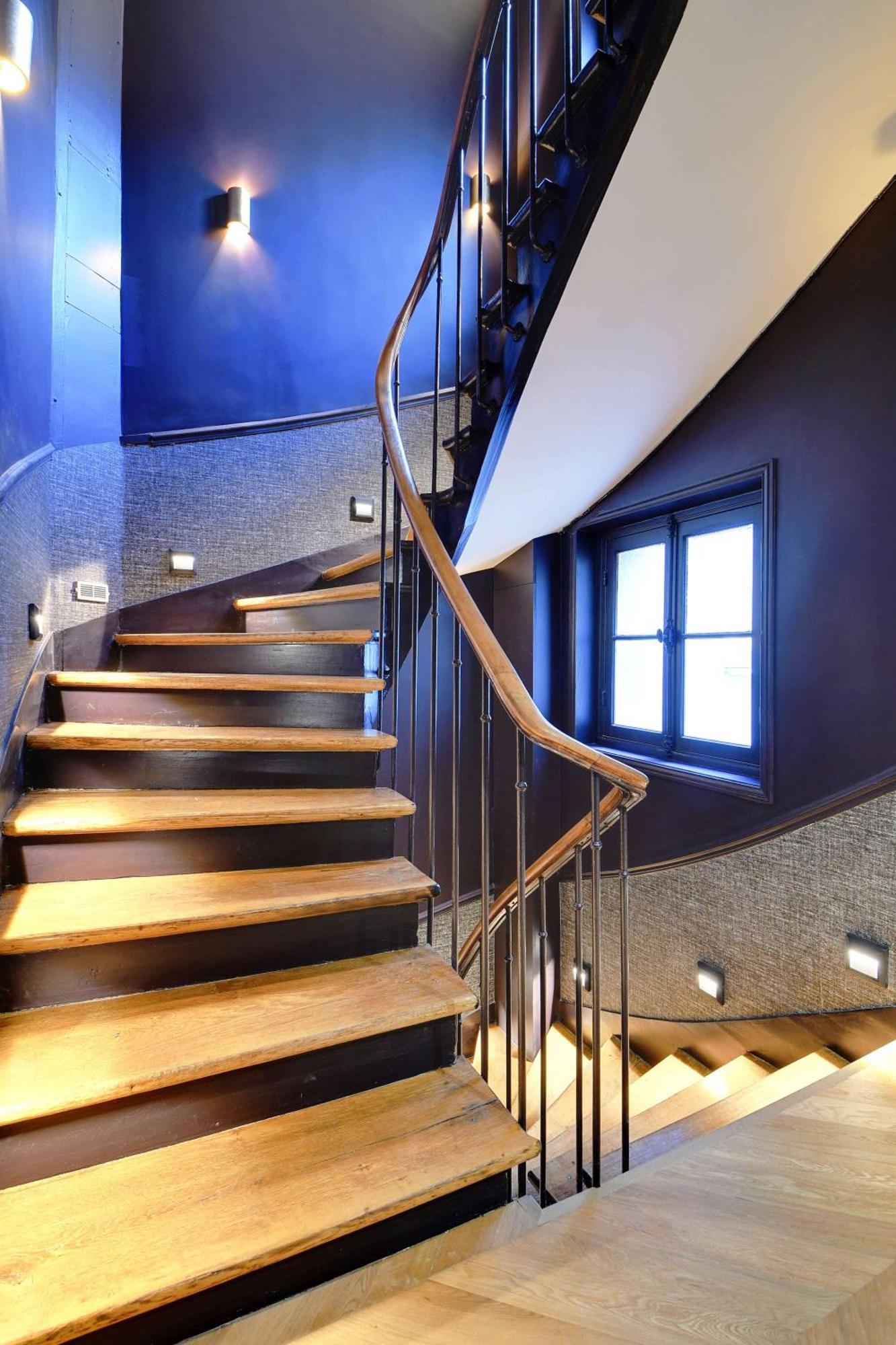 Entire Near The Eiffel Tower Apartment Paris