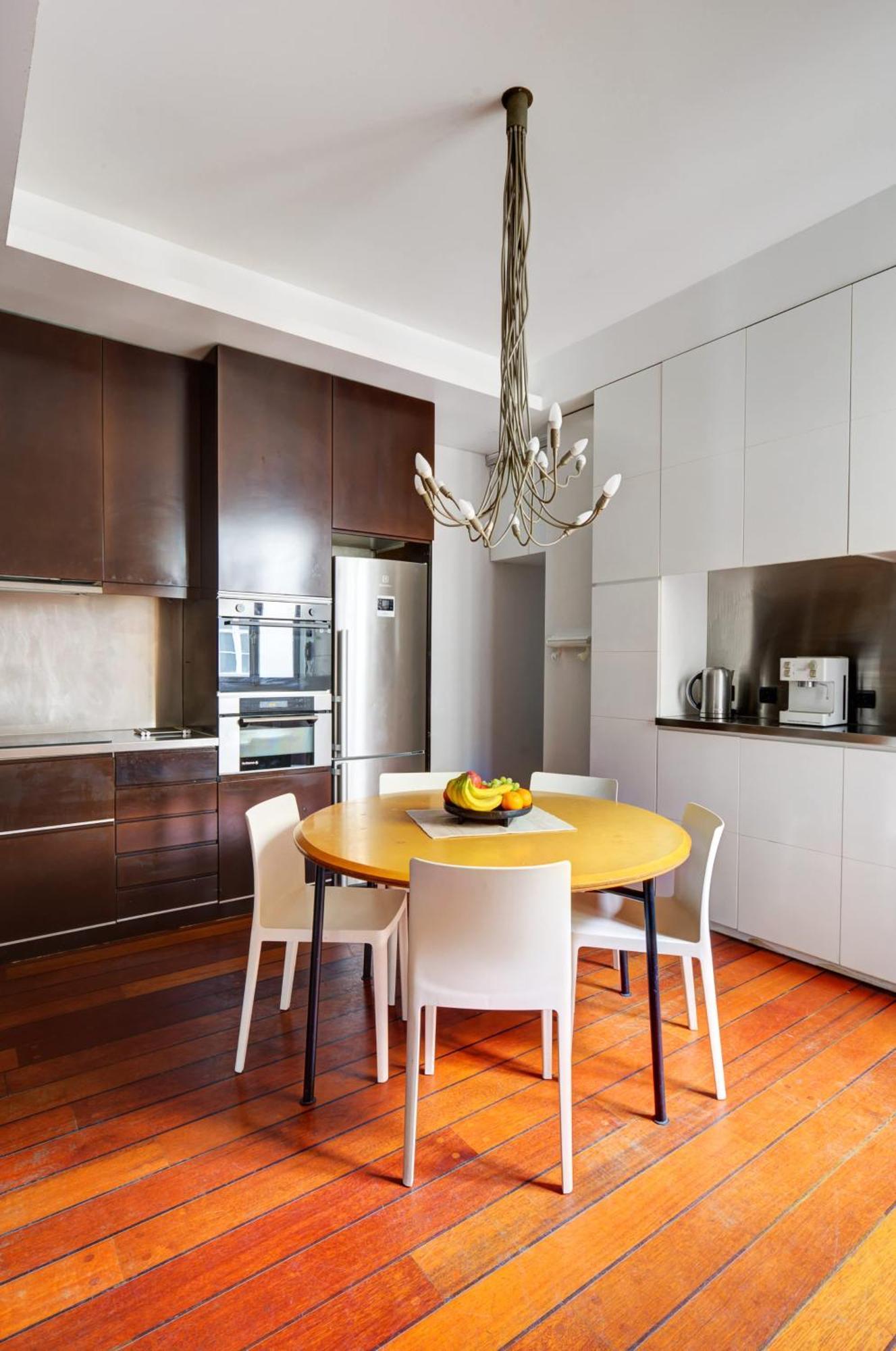 Bnbnova - Le Marais & Place De La Republique - 3br Apartment