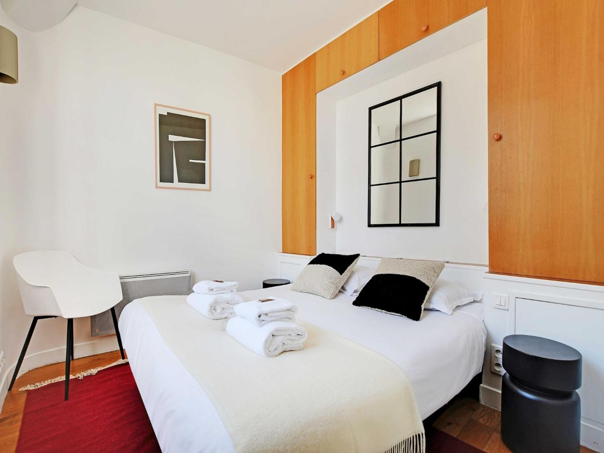 Apartment Spacious Duplex - 2br 6p - Le Marais