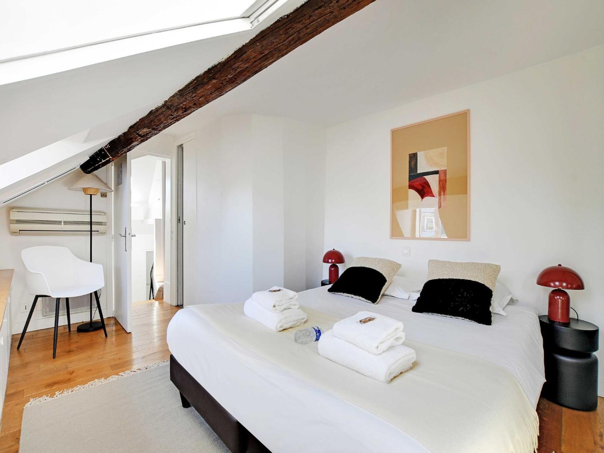 Spacious Duplex - 2br 6p - Le Marais Paris
