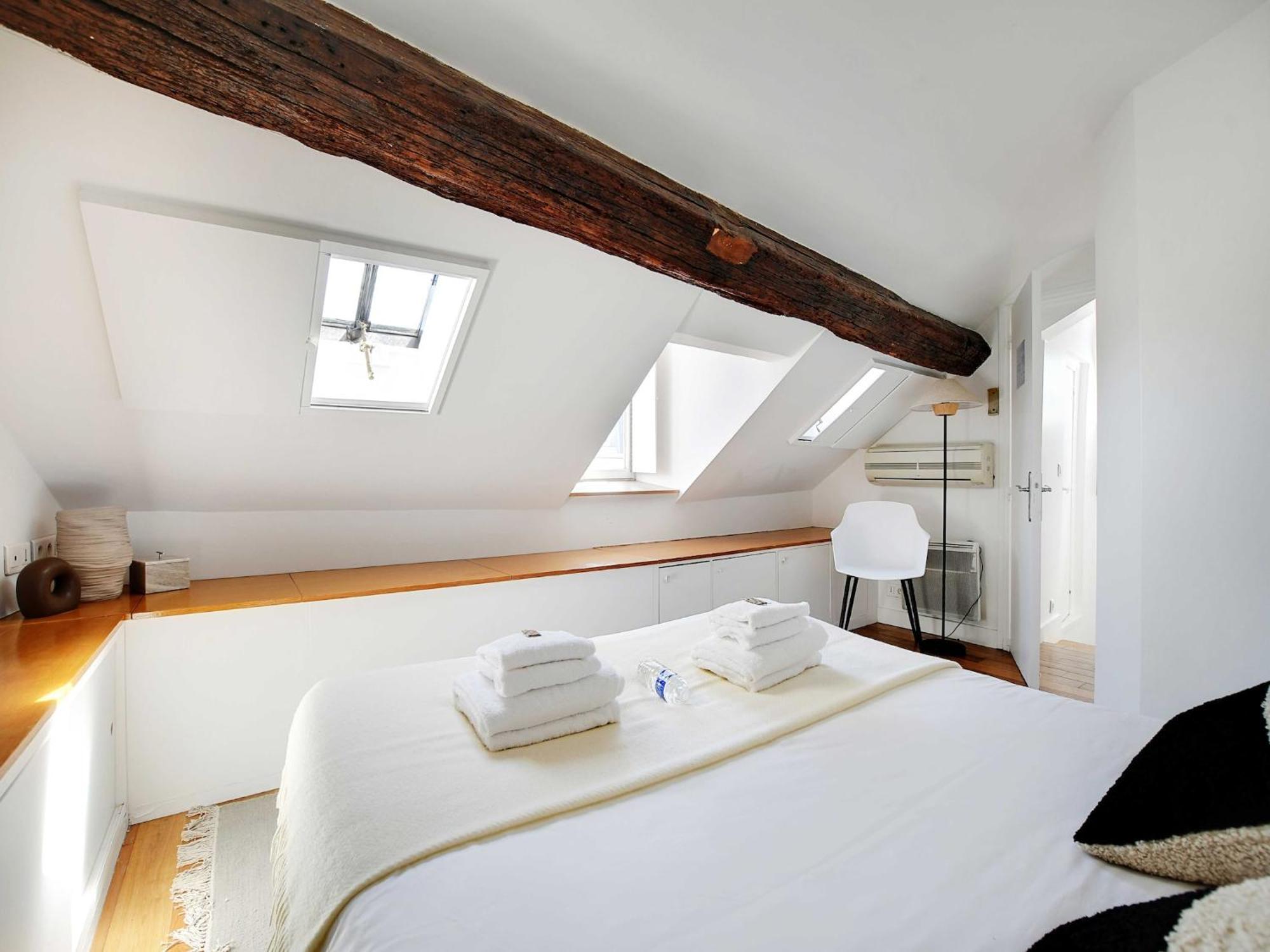 Spacious Duplex - 2br 6p - Le Marais Apartment *