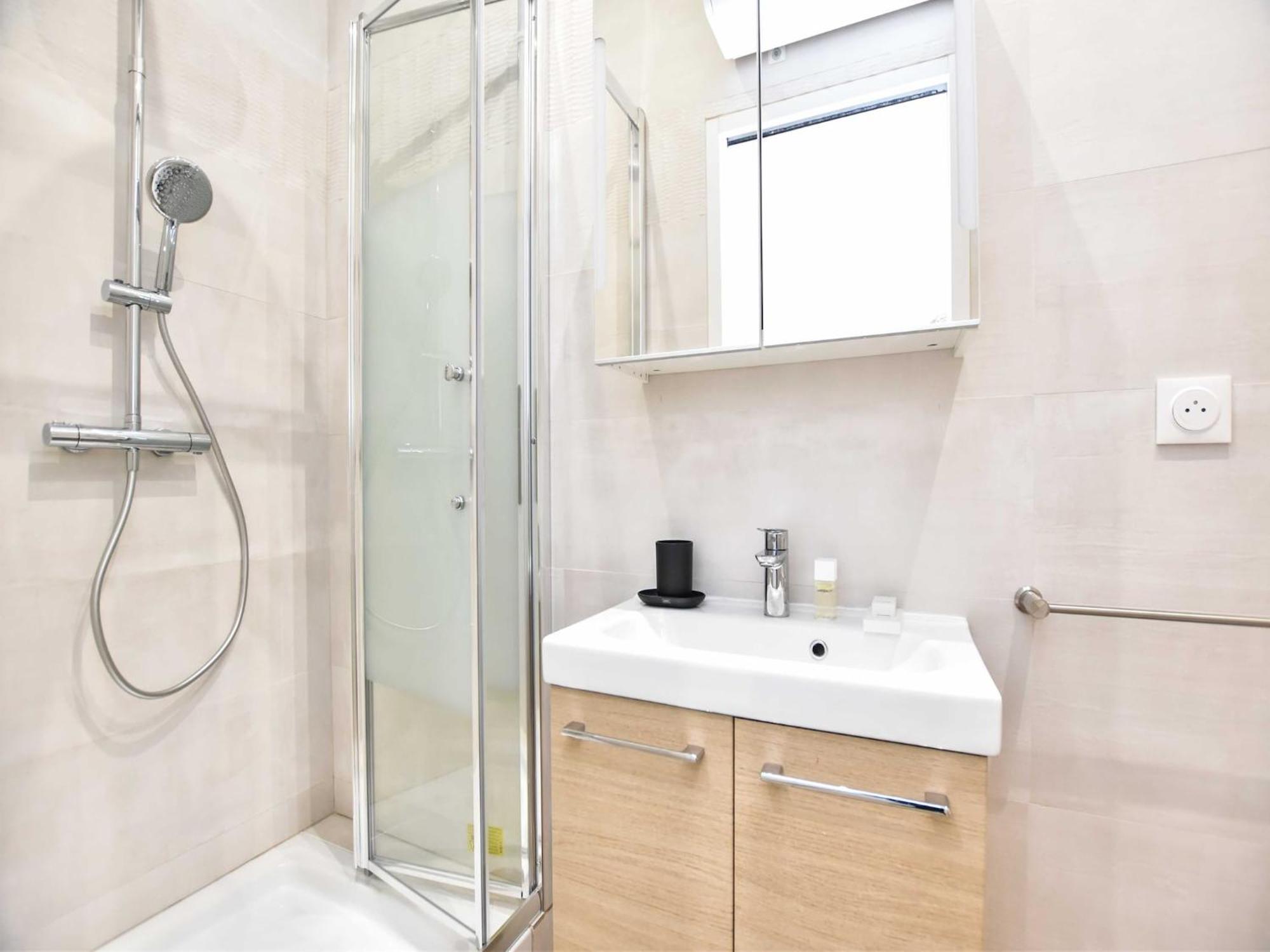 Magnificent - 1br 4p - Ste Marguerite Paris