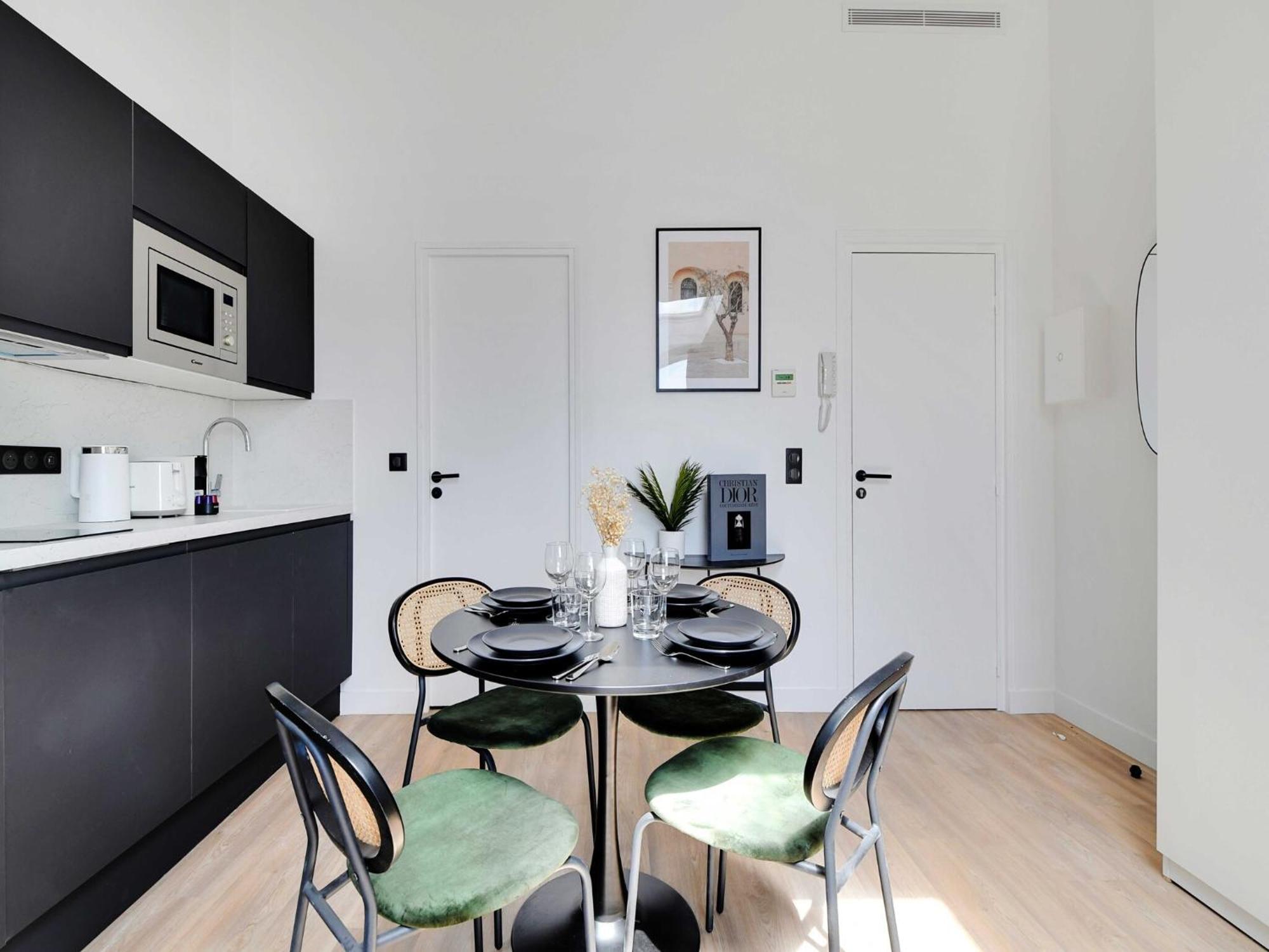 Apartment Intimate - 1br 4p - Place De La Nation