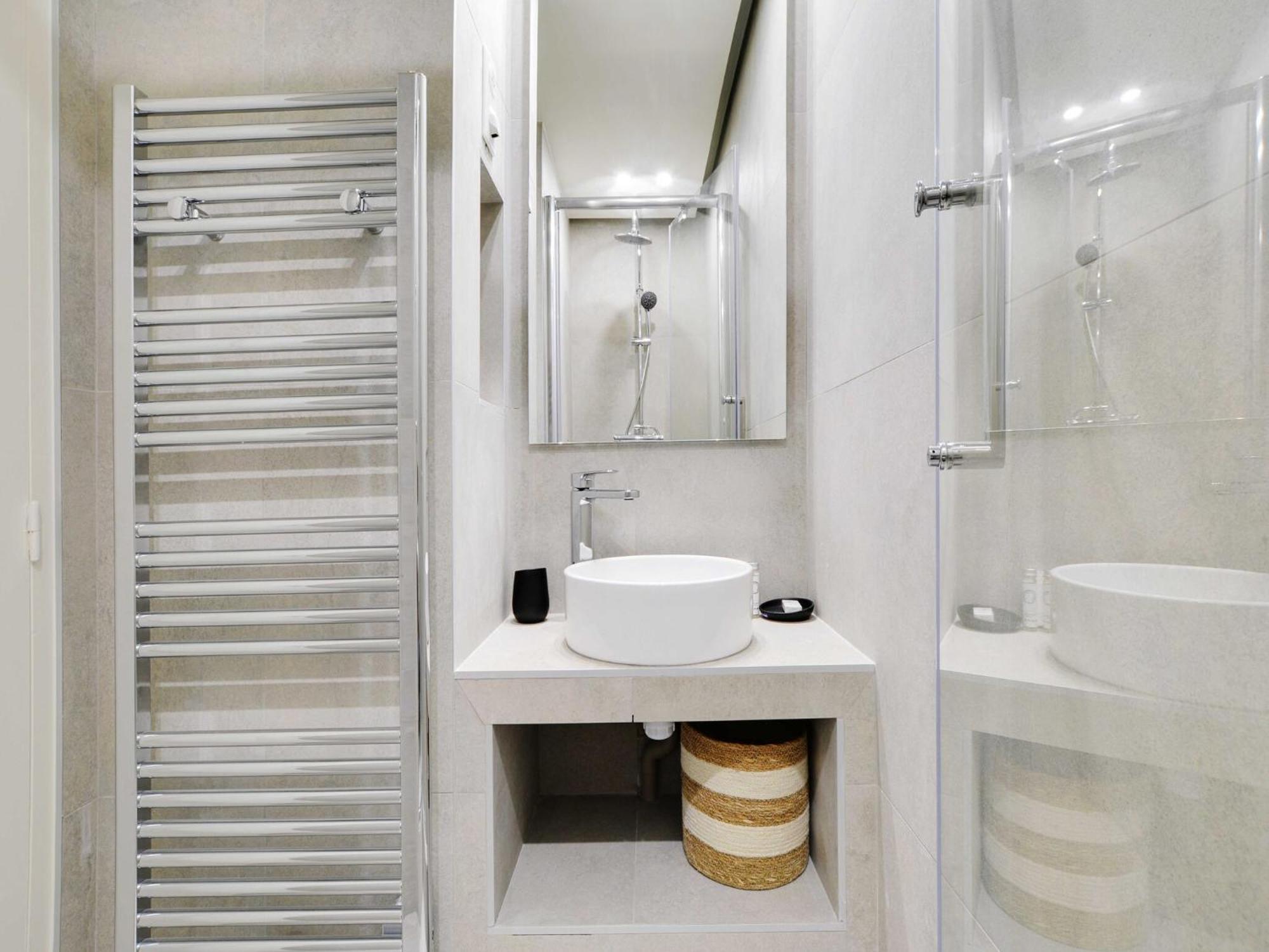 Modern - 2br 6p - Faubourg-du-roule Apartment *