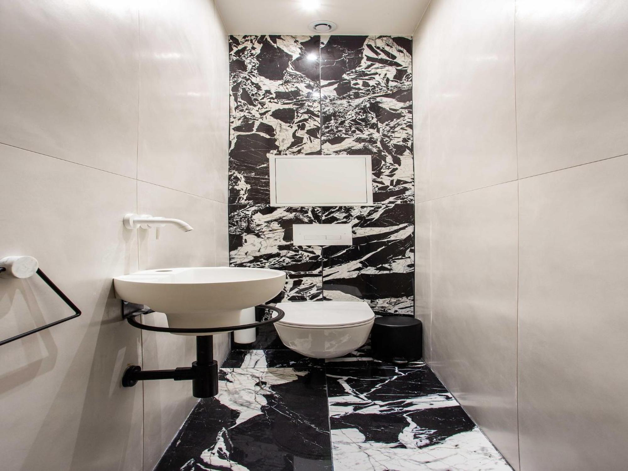 Live Like Real Parisians In The Heart Of * Paris