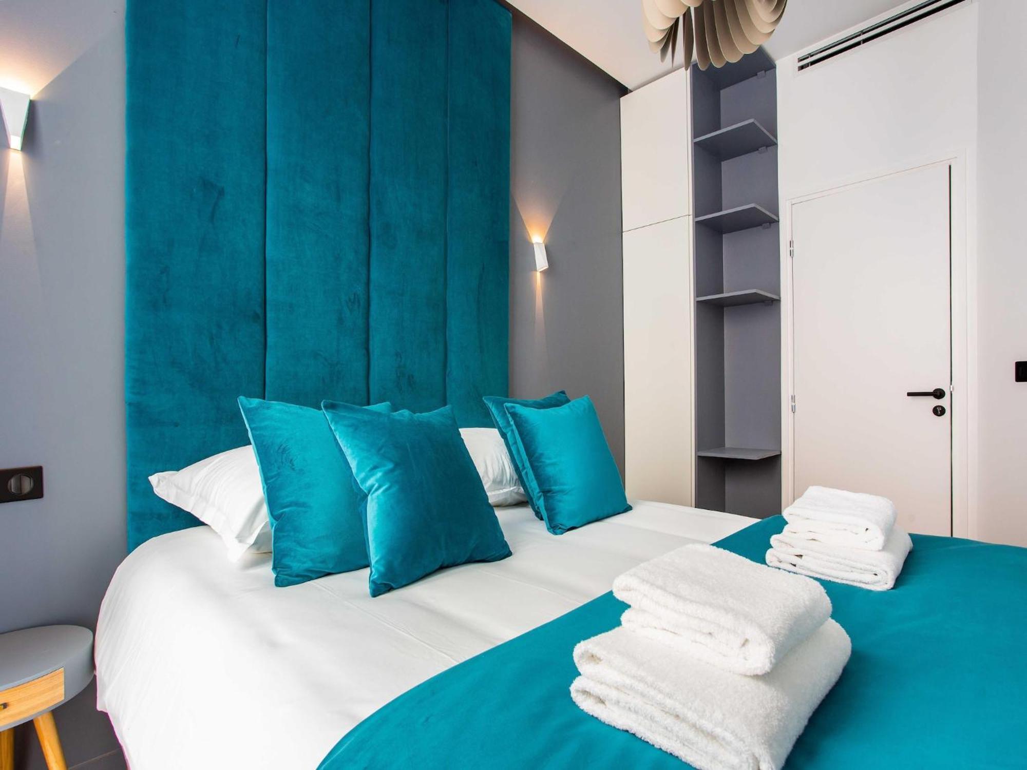 Live Like Real Parisians In The Heart Of Apartment Paris