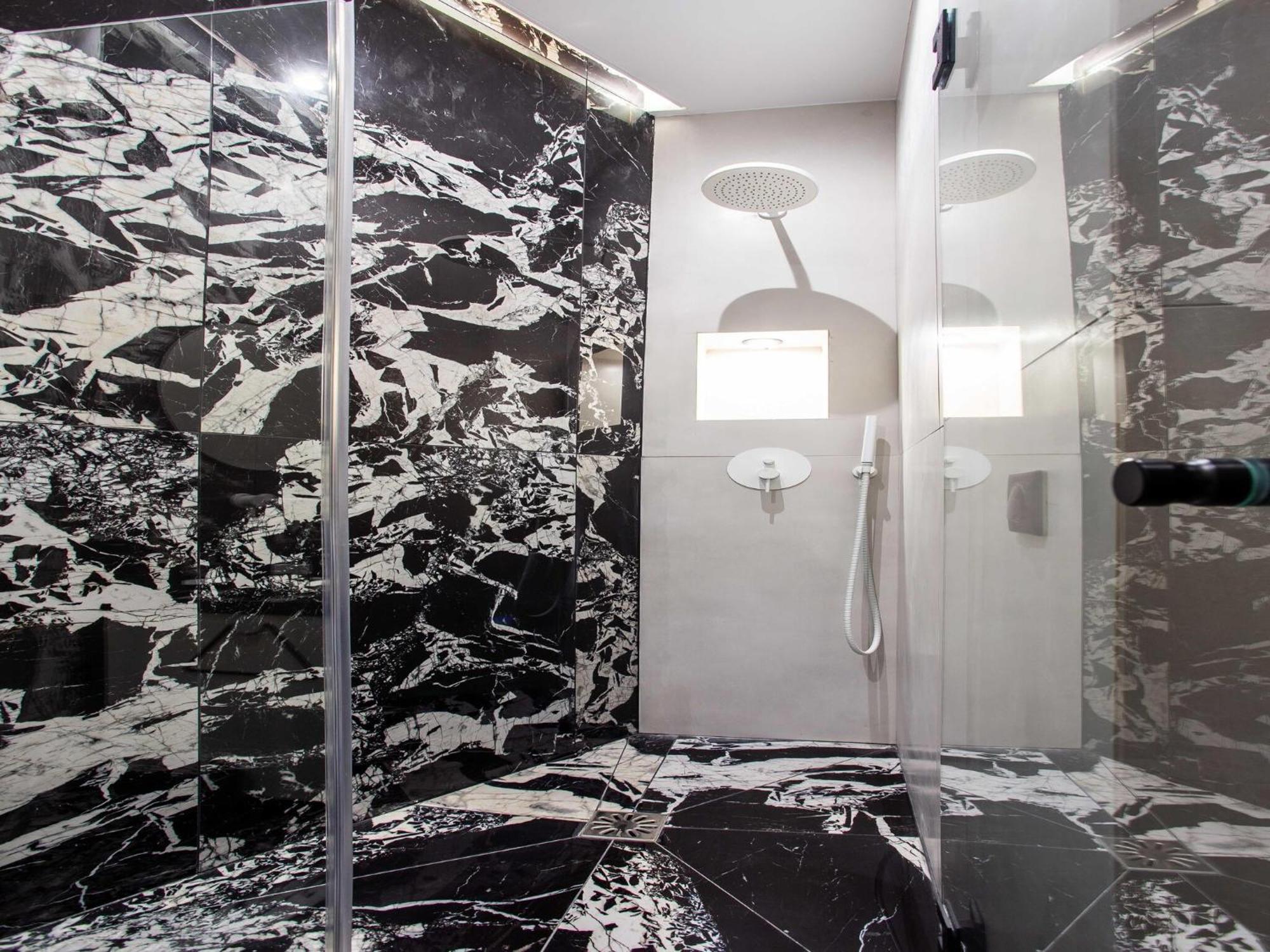 Live Like Real Parisians In The Heart Of Apartment *