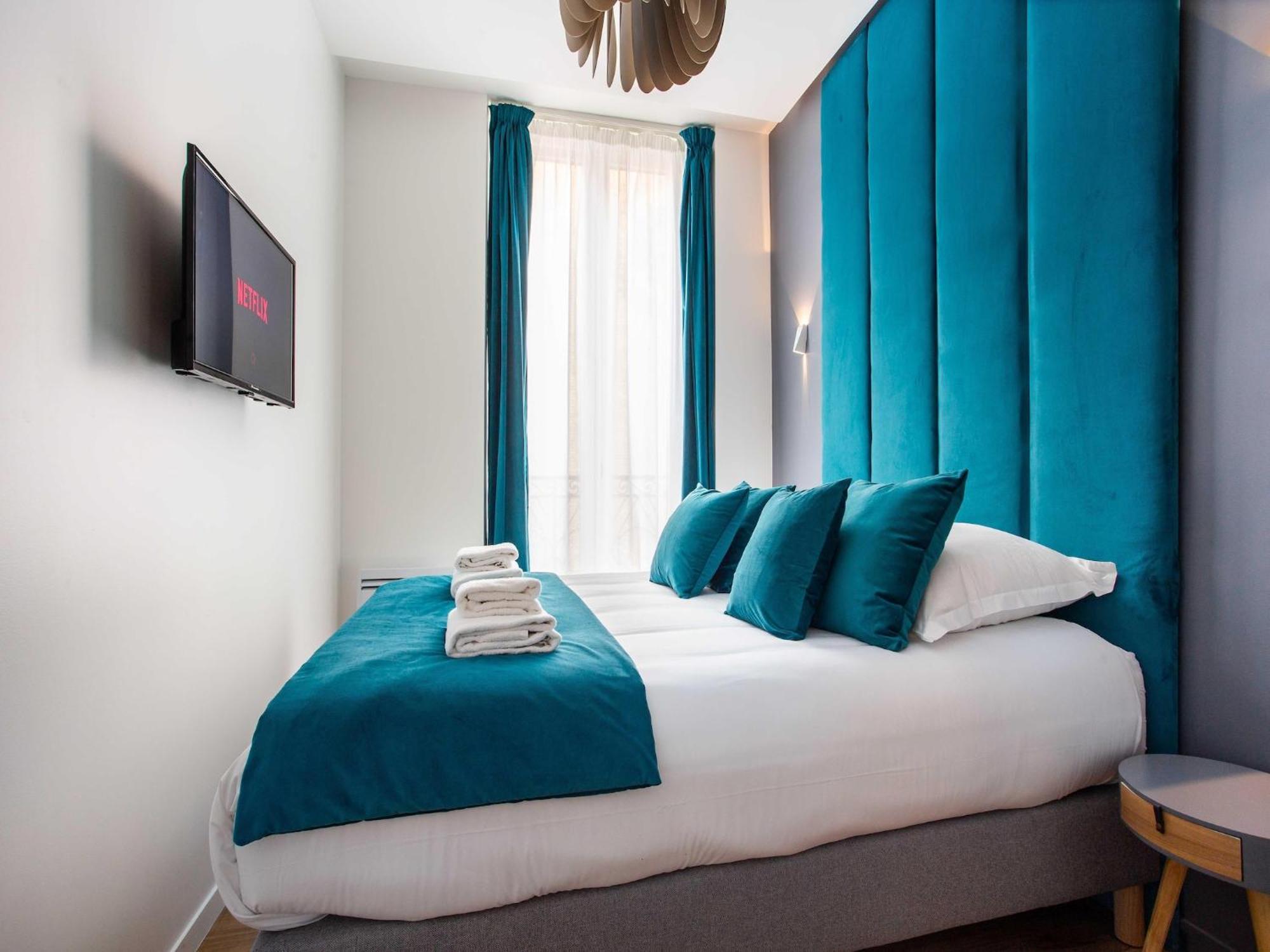Live Like Real Parisians In The Heart Of