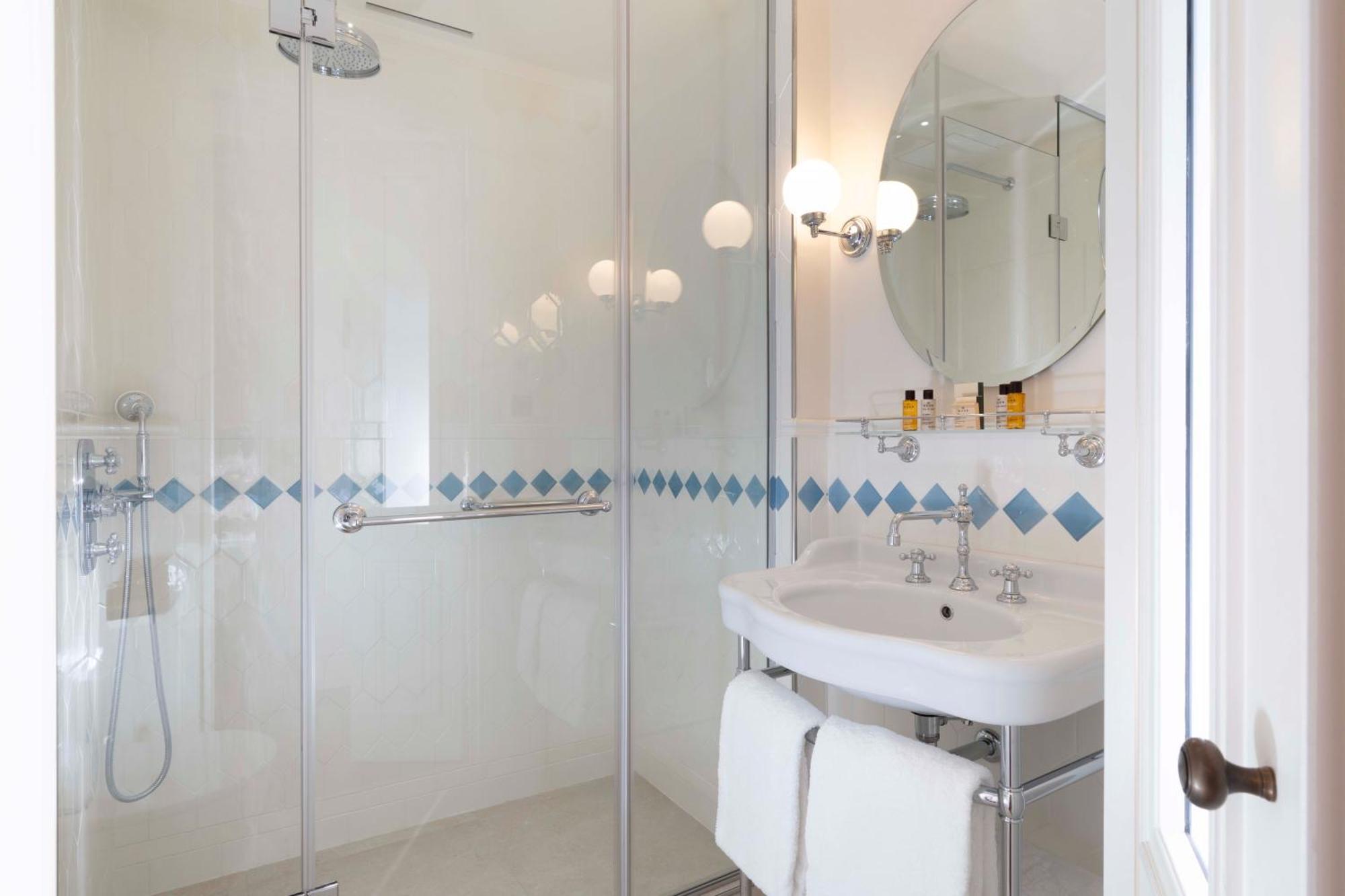 Du Quai Voltaire Hotel 3*