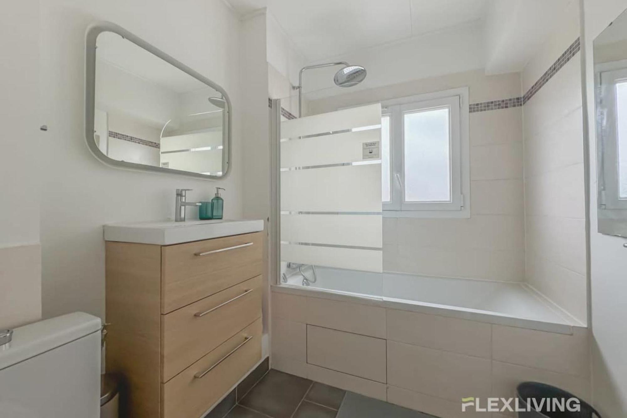 Flexliving - Whole Flat - Losserand Apartment