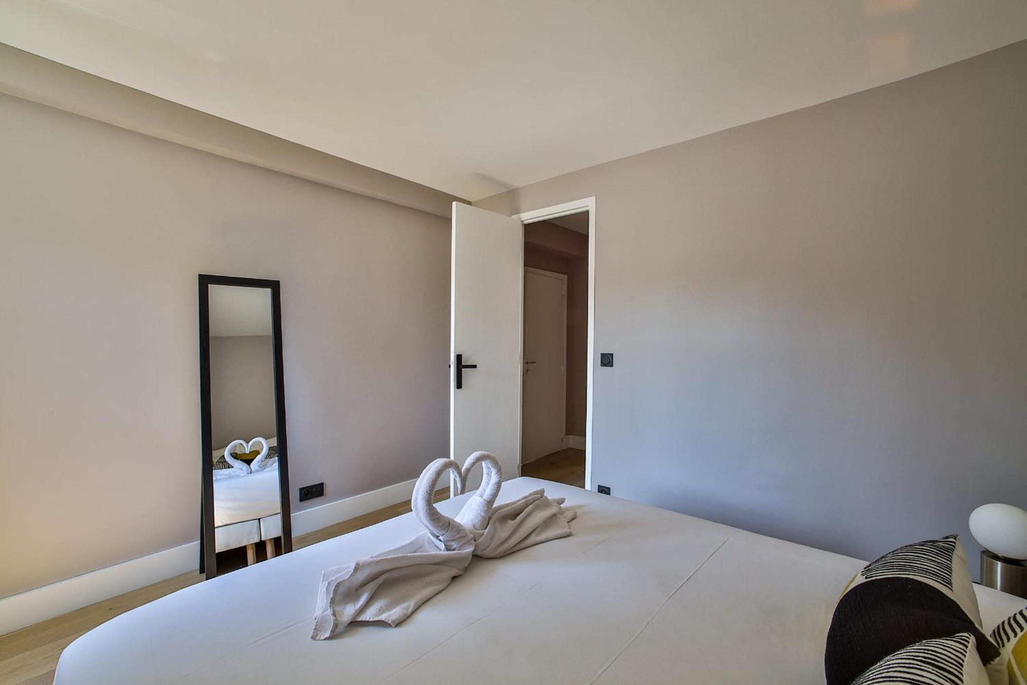 Coeur De - Grand Climatise 3 Br Apartment *