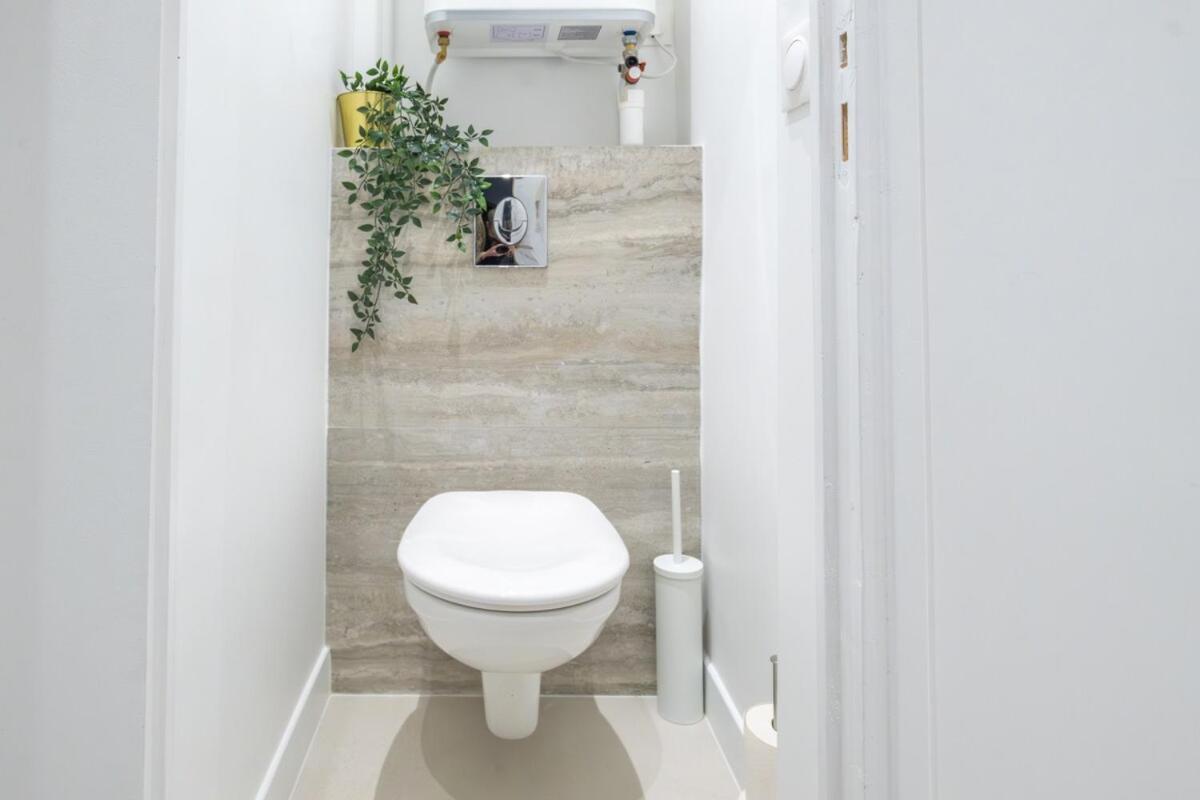Apartment Haussmann - Champs-elysees Paris